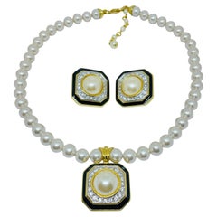 BOLD ELEGANCE vintage gold enamel crystal pearls designer necklace earrings set
