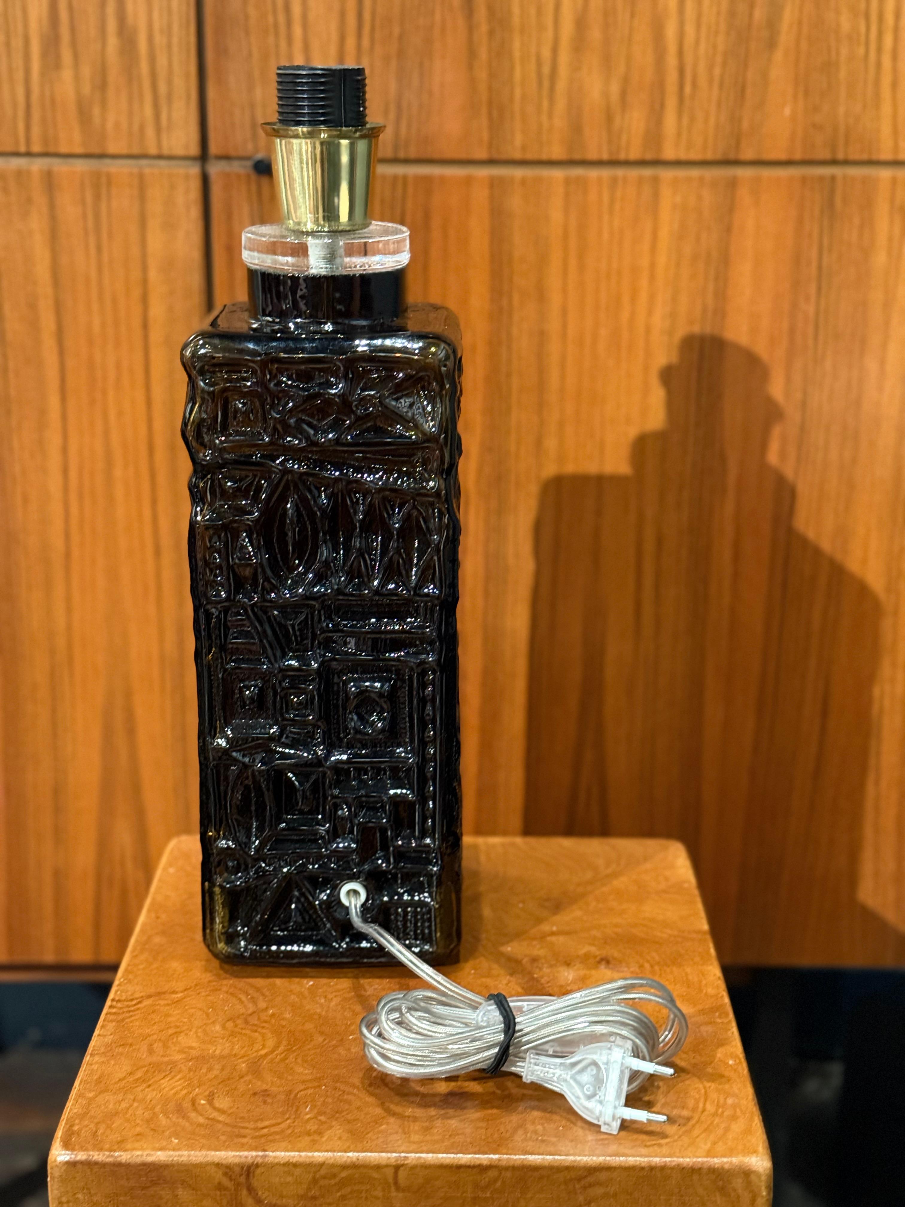 Bold Elegant Stilarmatur Lampe de table en verre vert du milieu du siècle dernier 1960s en vente 6