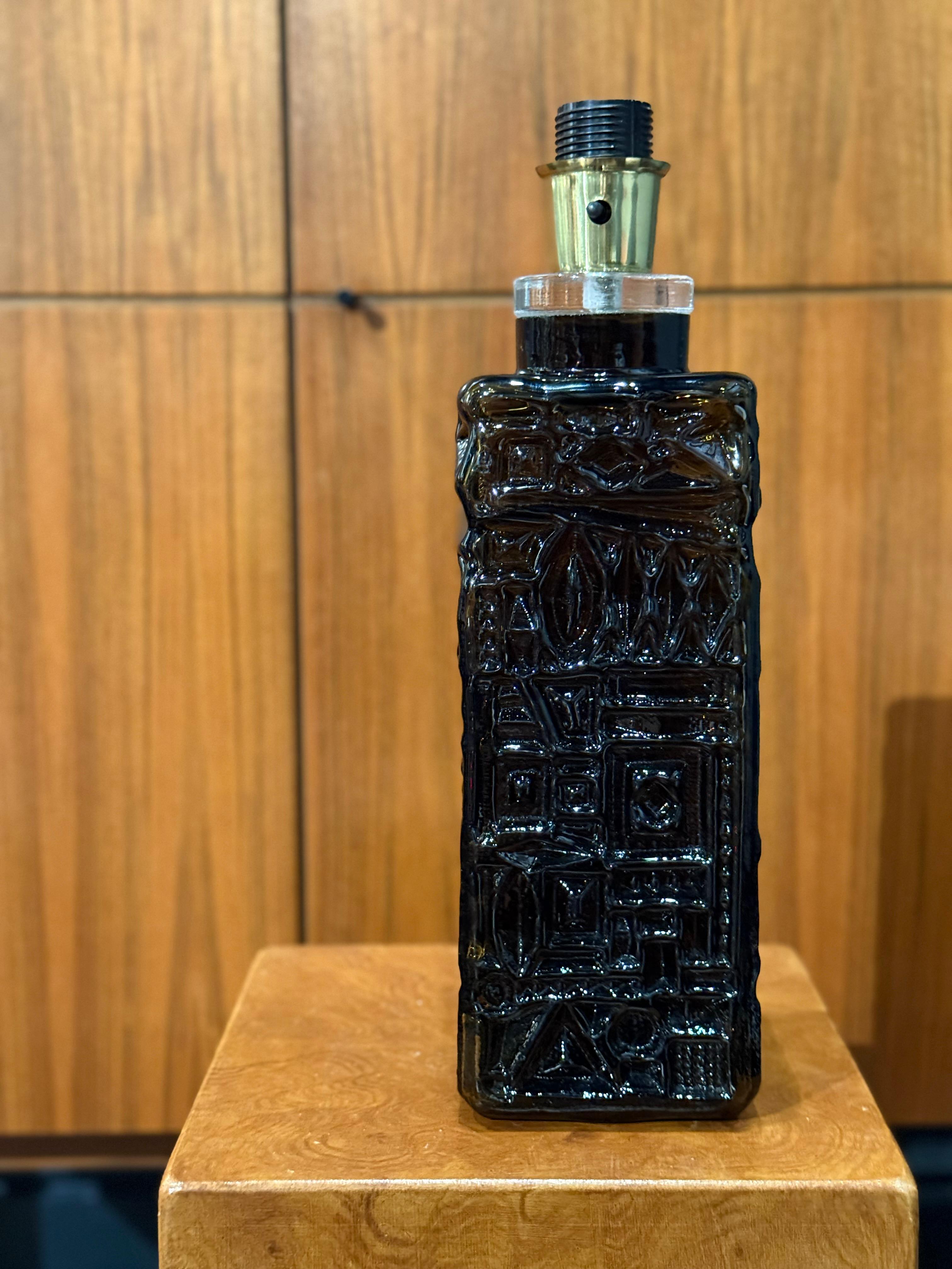 Bold Elegant Stilarmatur Lampe de table en verre vert du milieu du siècle dernier 1960s en vente 3