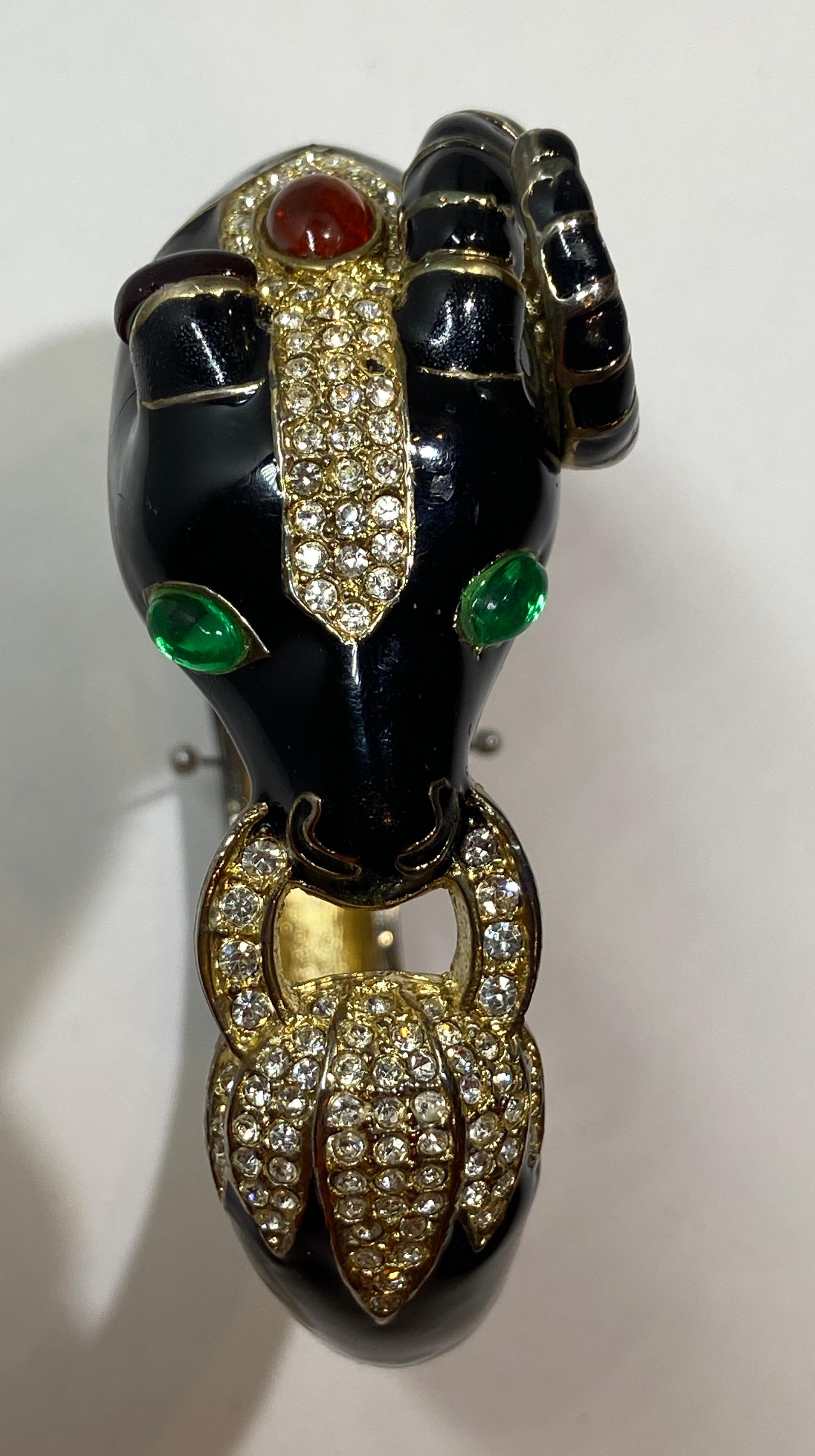 Exquisiter detaillierter „Ram''s Head“-Verschluss-Armband im Angebot 5