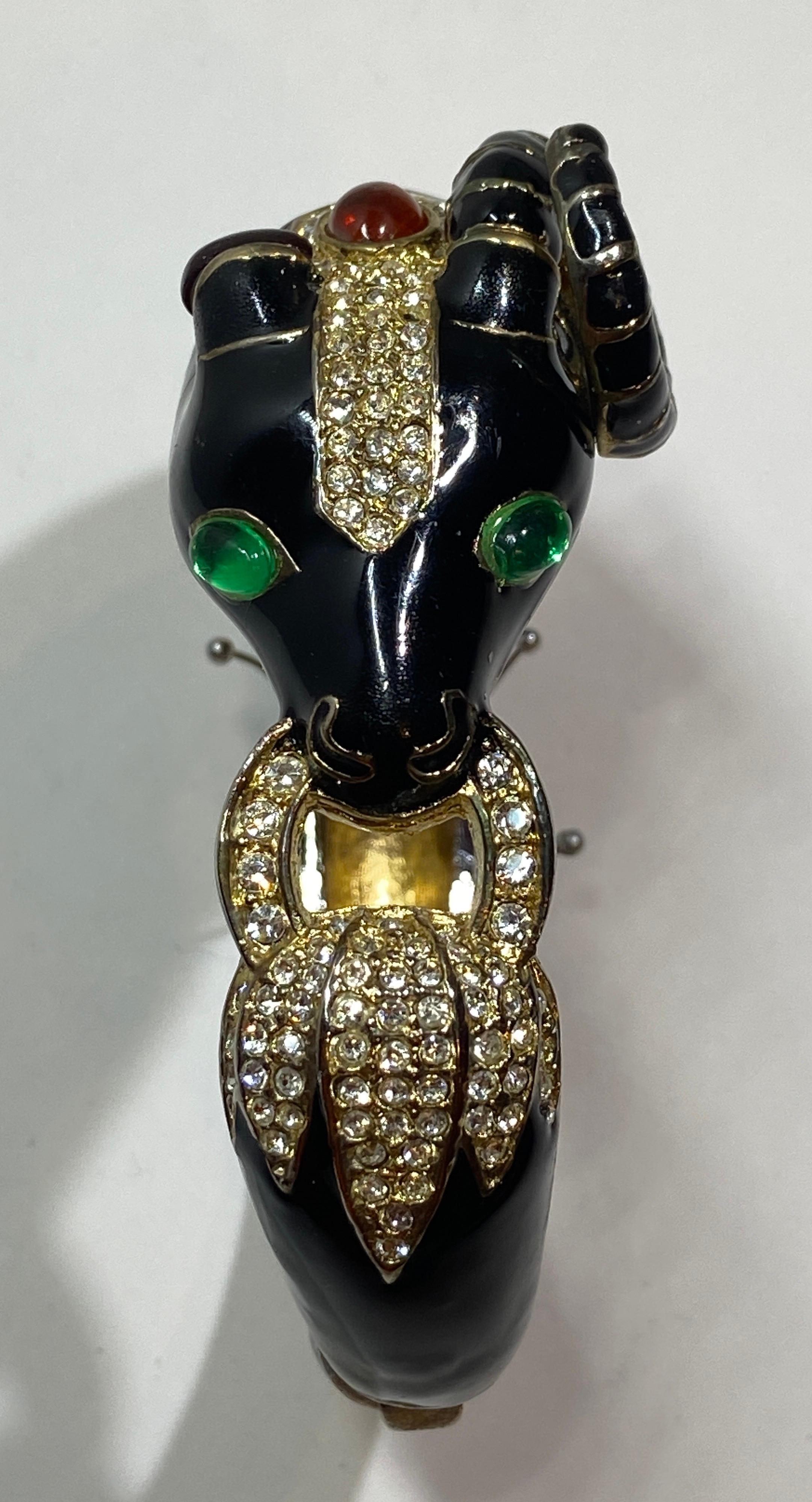 Exquisiter detaillierter „Ram''s Head“-Verschluss-Armband im Angebot 8