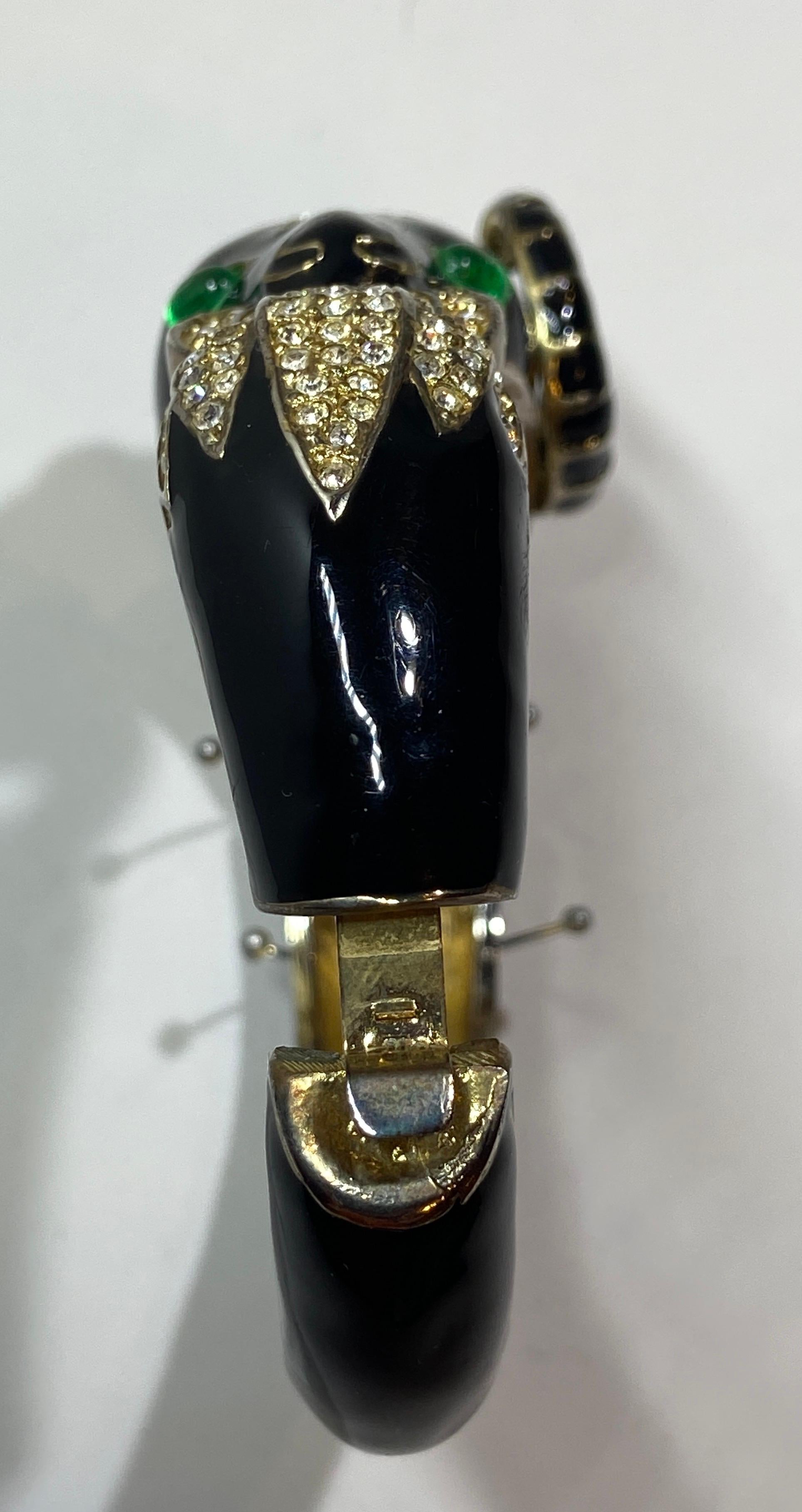 Tête de bélier audacieuse et délicieusement détaillée Bracelet à fermeture par fermoir en vente 15