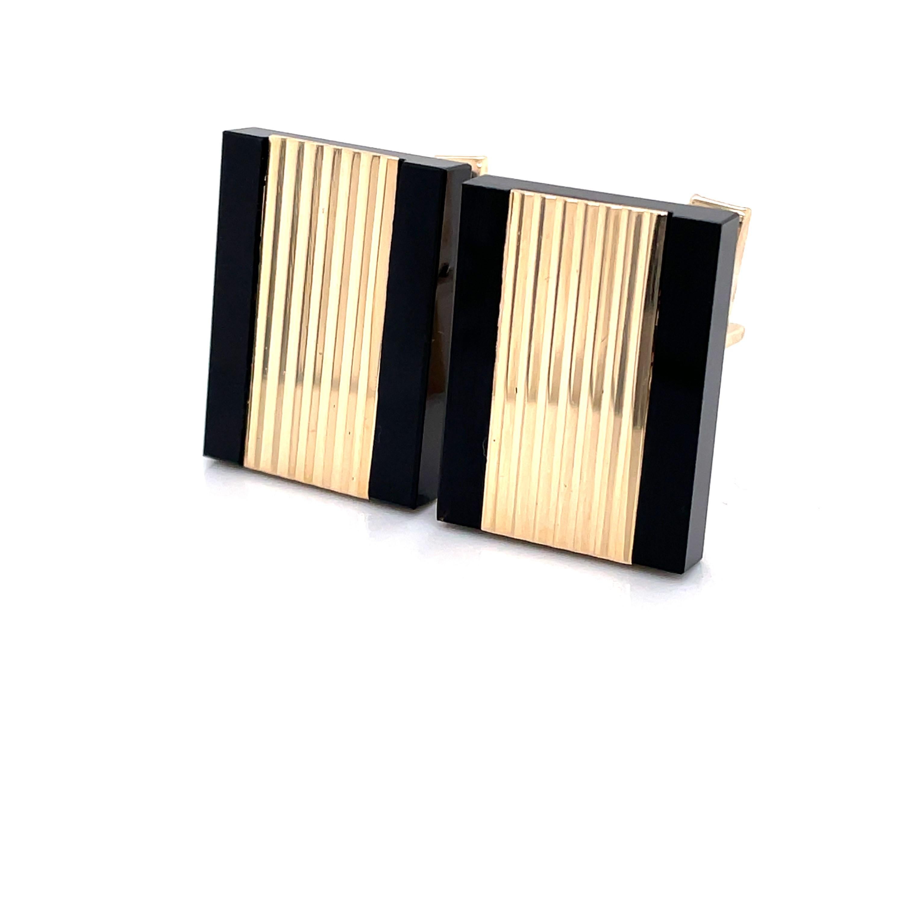 Bold Gold Bar Cuff Links with Black Onyx In Good Condition For Sale In Mount Kisco, NY