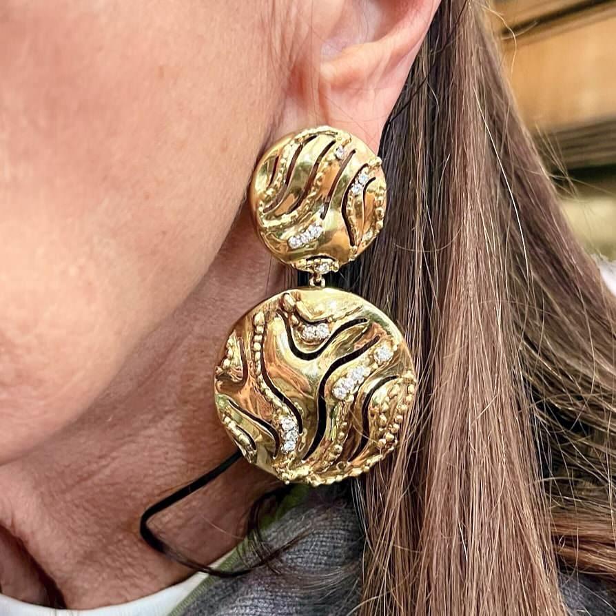 Donna Orecchini a goccia in oro con diamante in vendita