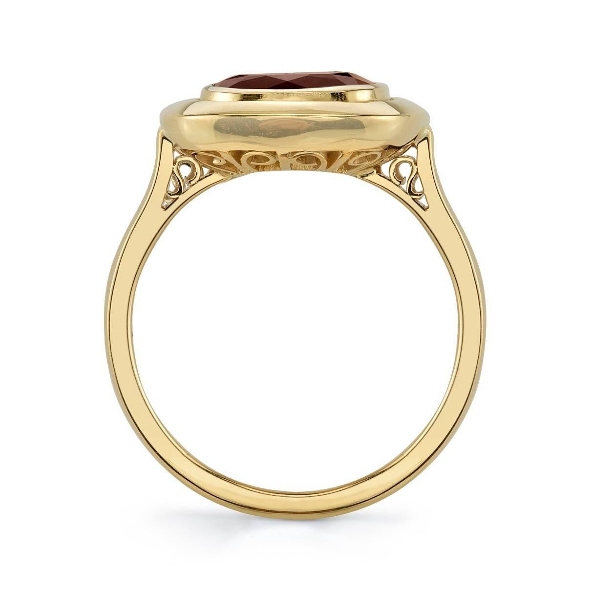 Bold Gold Garnet Ring In New Condition In Los Angeles, CA