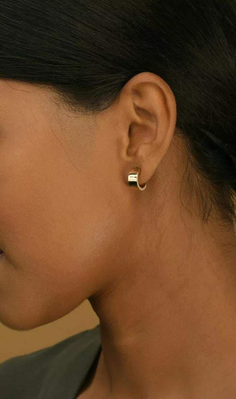 Bold Gold Huggies Earring 14k Solid Gold Huggies Earring In New Condition For Sale In Chicago, IL