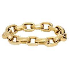 Atrevida pulsera de eslabones dorados