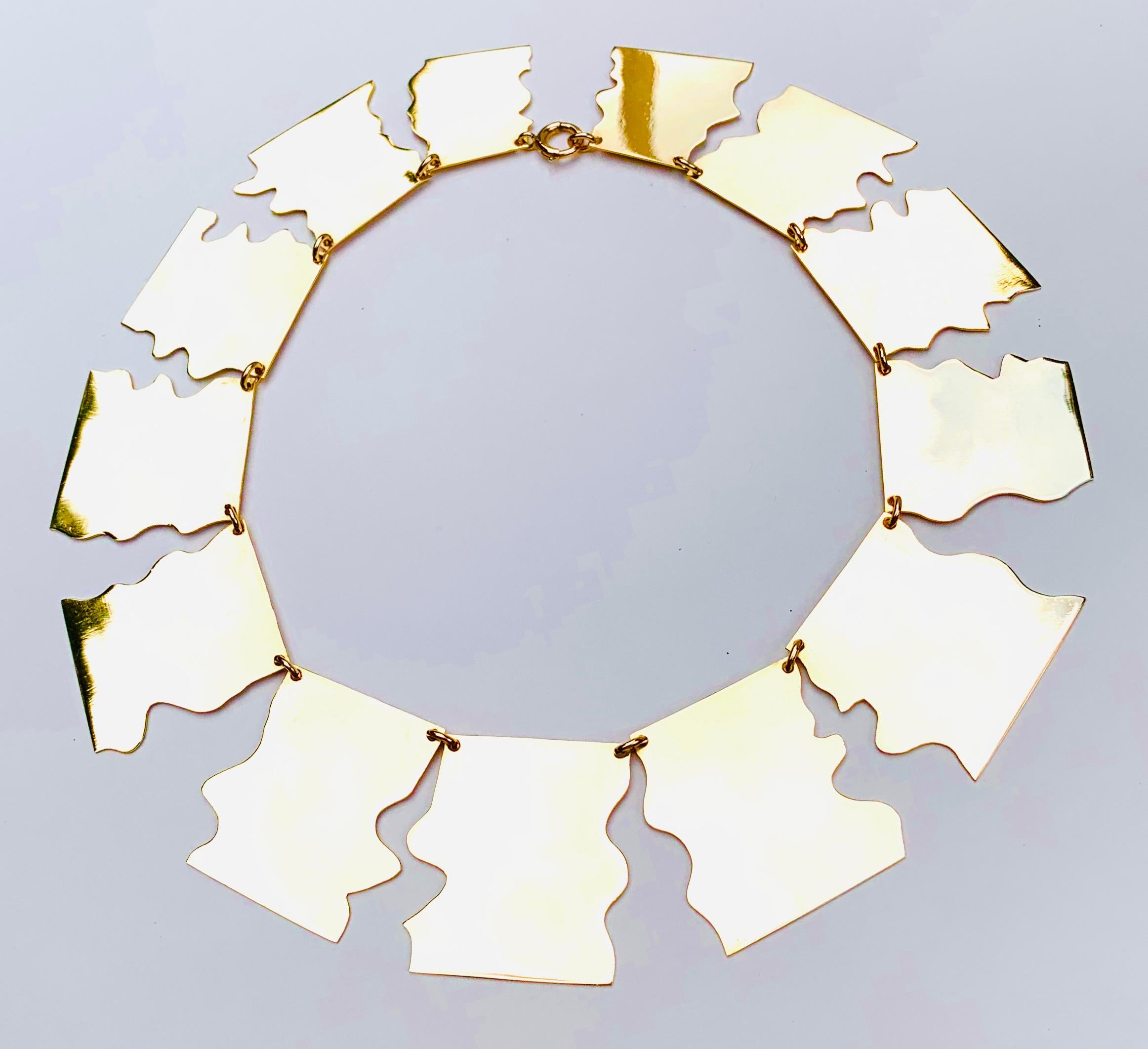 Grand collier moderniste en or jaune 14 carats, 20ème siècle en vente 3
