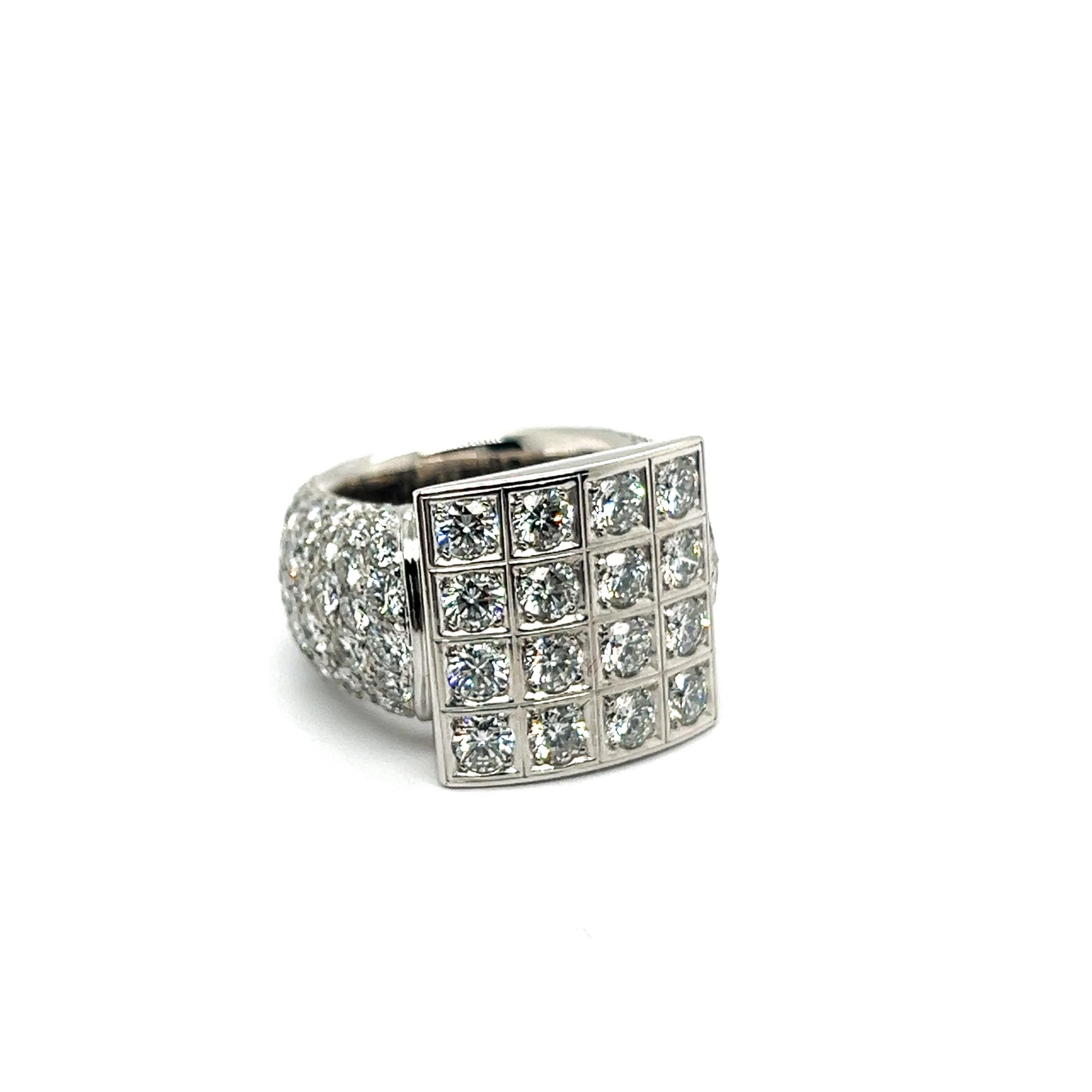 Modern Bold Graphic Ring with Diamonds in 18 Karat White Gold by Majo Fruithof For Sale