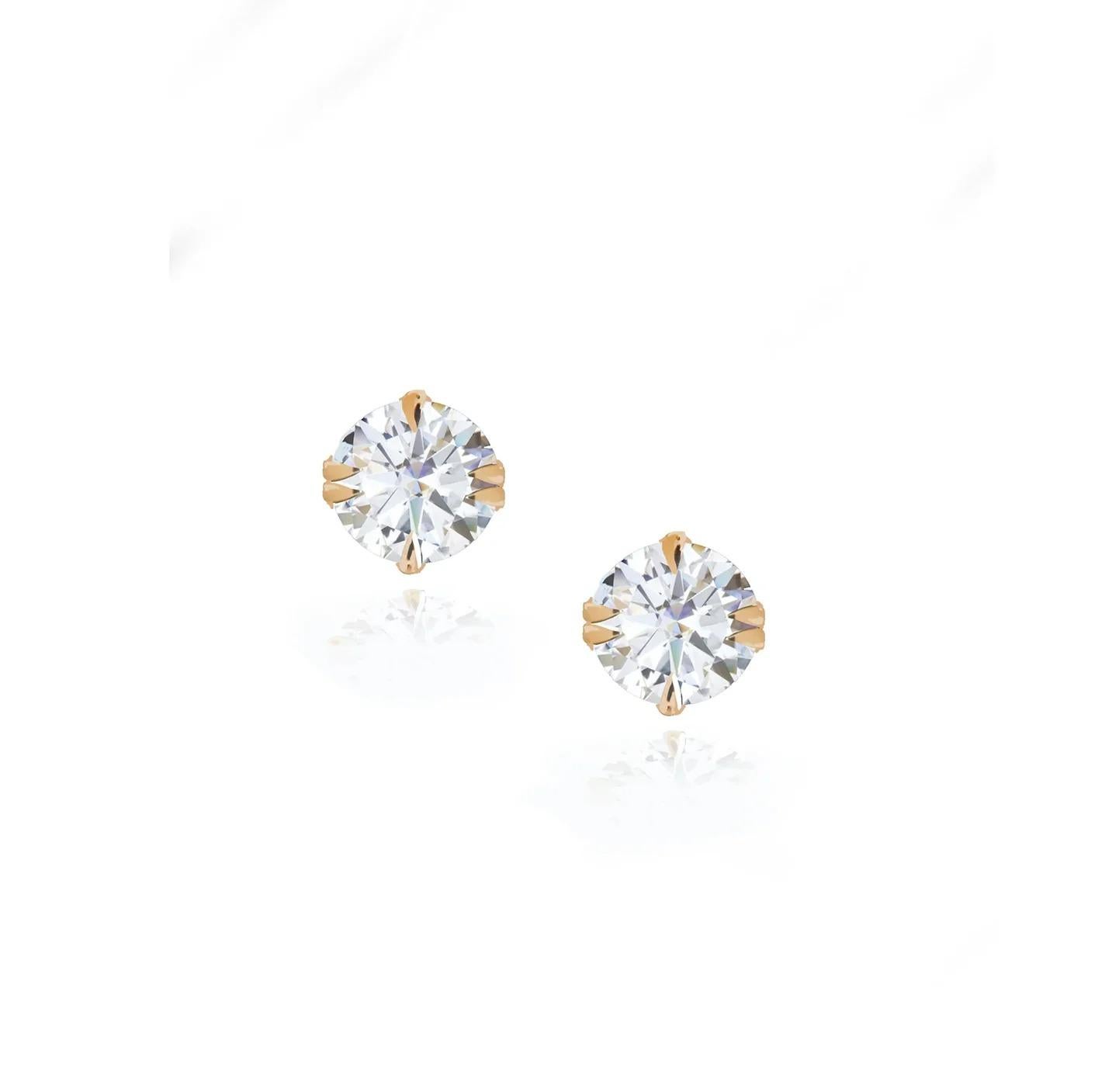 Round Cut Bold Icon diamond studs with iconic OHLIGUER claws 18K For Sale