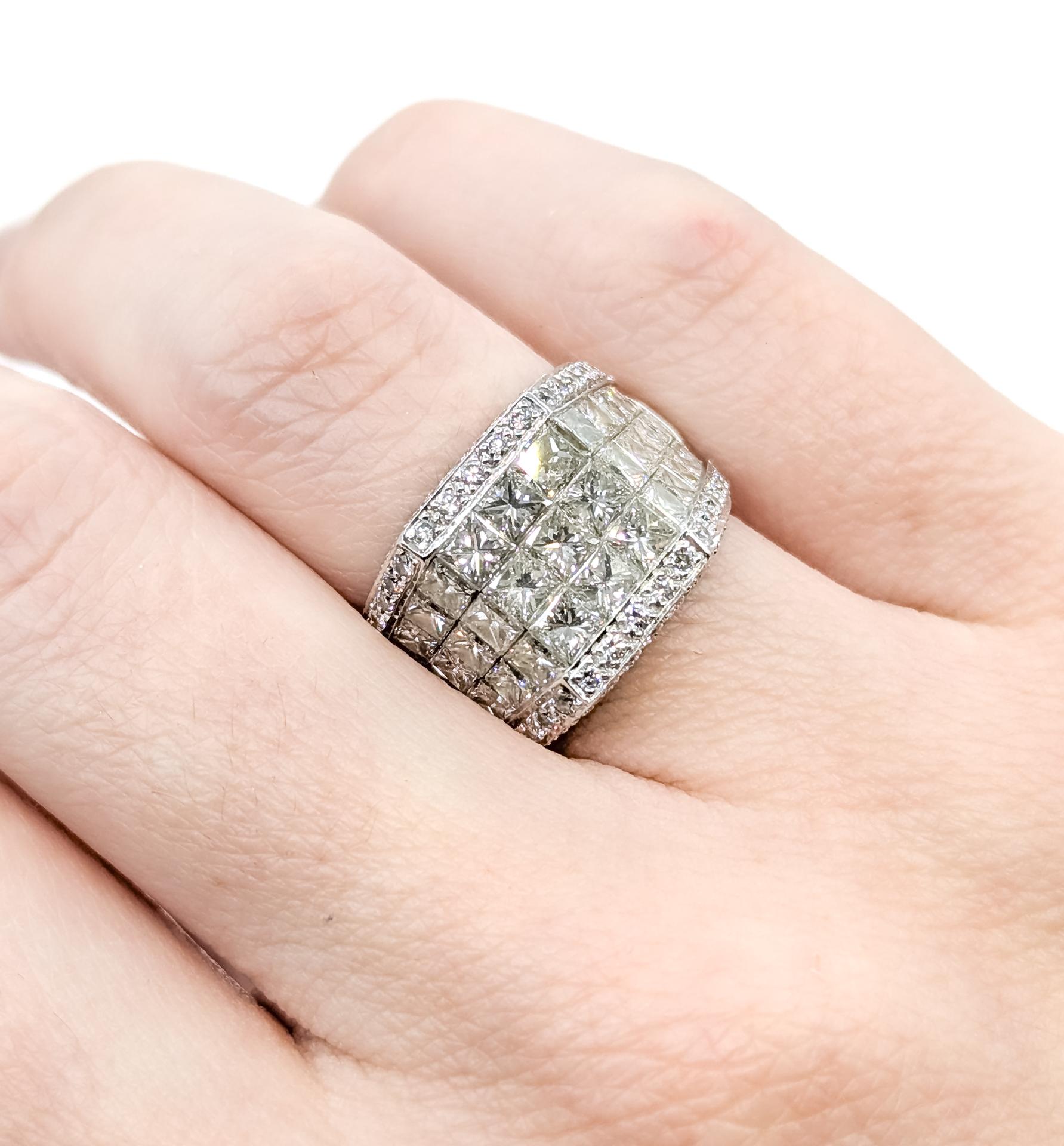 Bague cocktail en diamant serti invisible en 18k Excellent état - En vente à Bloomington, MN