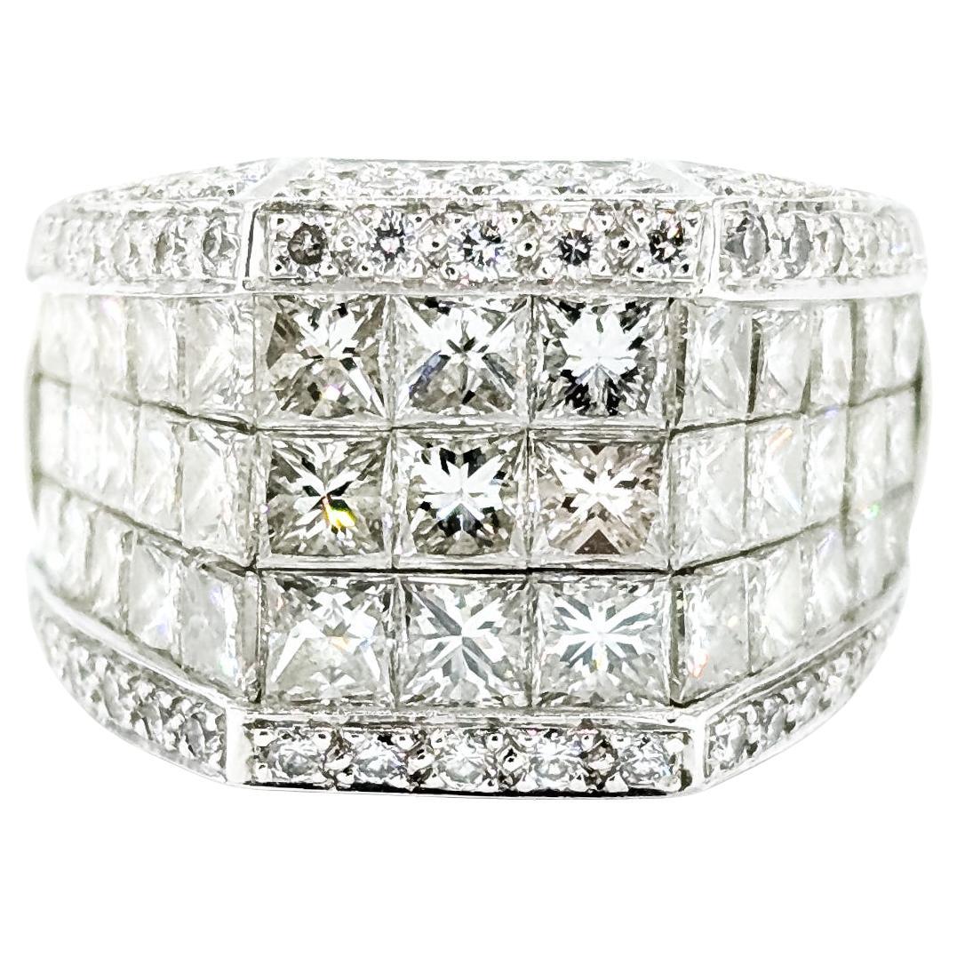 Bague cocktail en diamant serti invisible en 18k