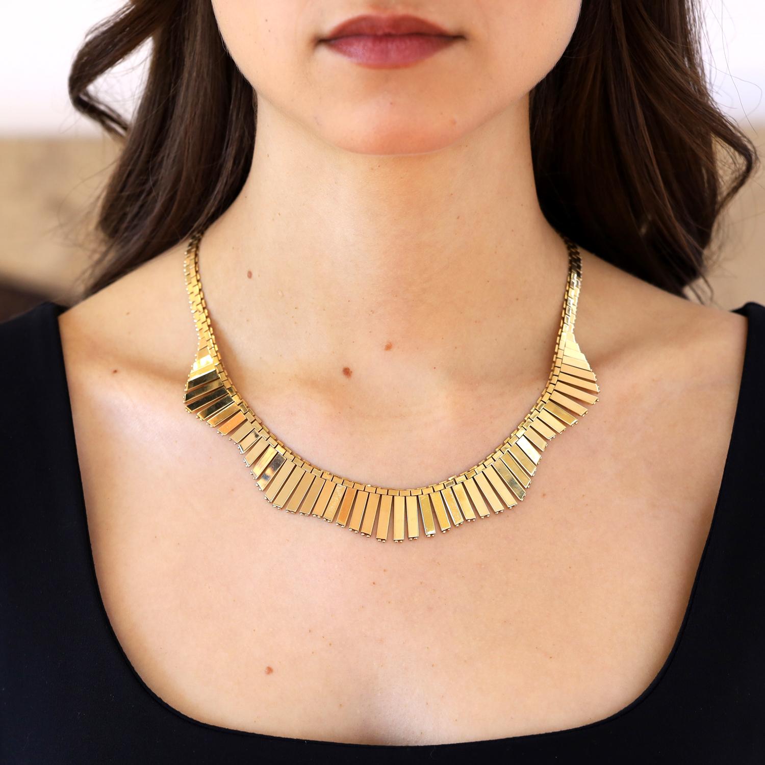 Egyptian Revival Bold Italian Gold Vintage 18k Fringed Cleopatra Bib Necklace For Sale