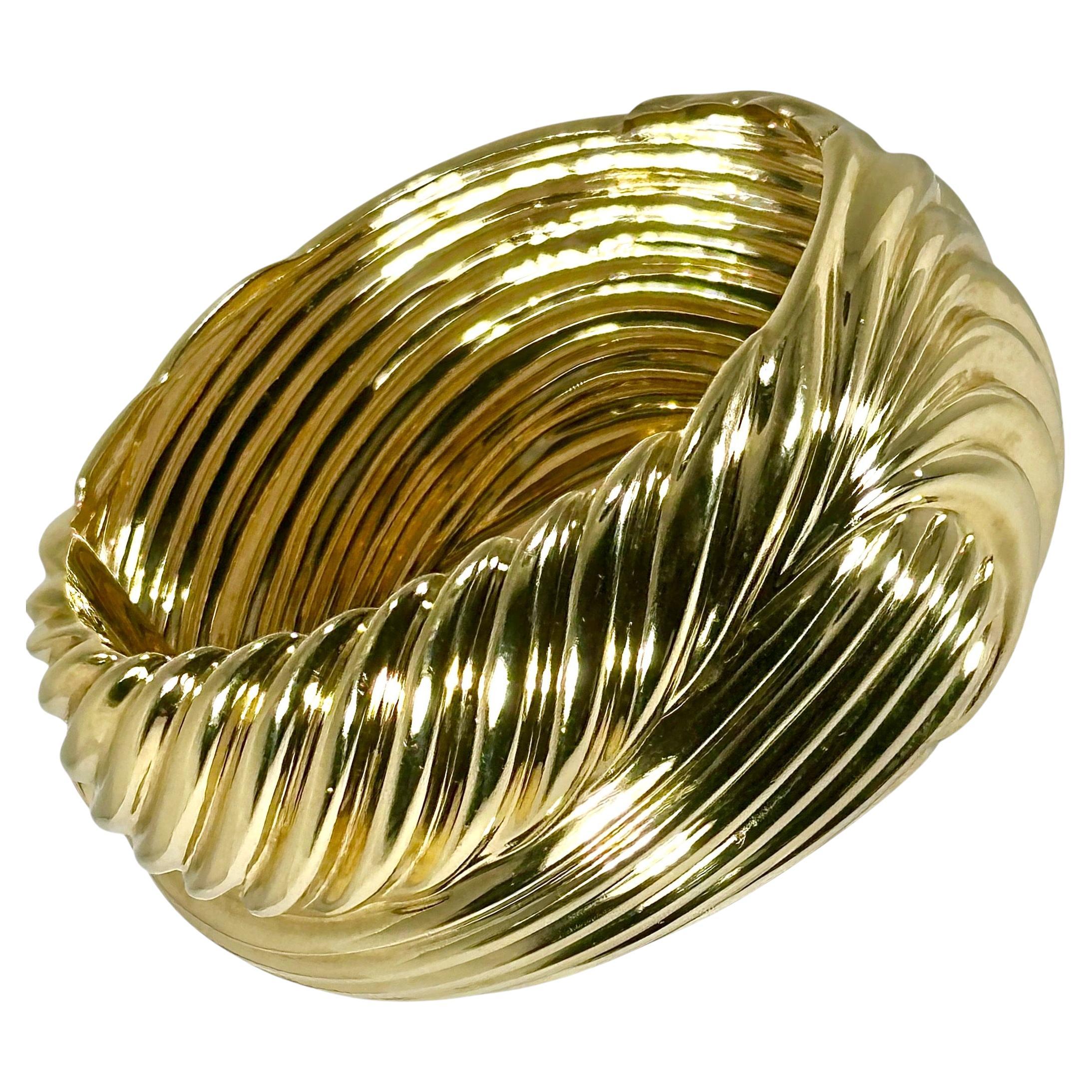 Kühnes spätes 20. Jahrhundert 14K Gelbgold 
1 3/16 Zoll breites Designer-Manschettenarmband