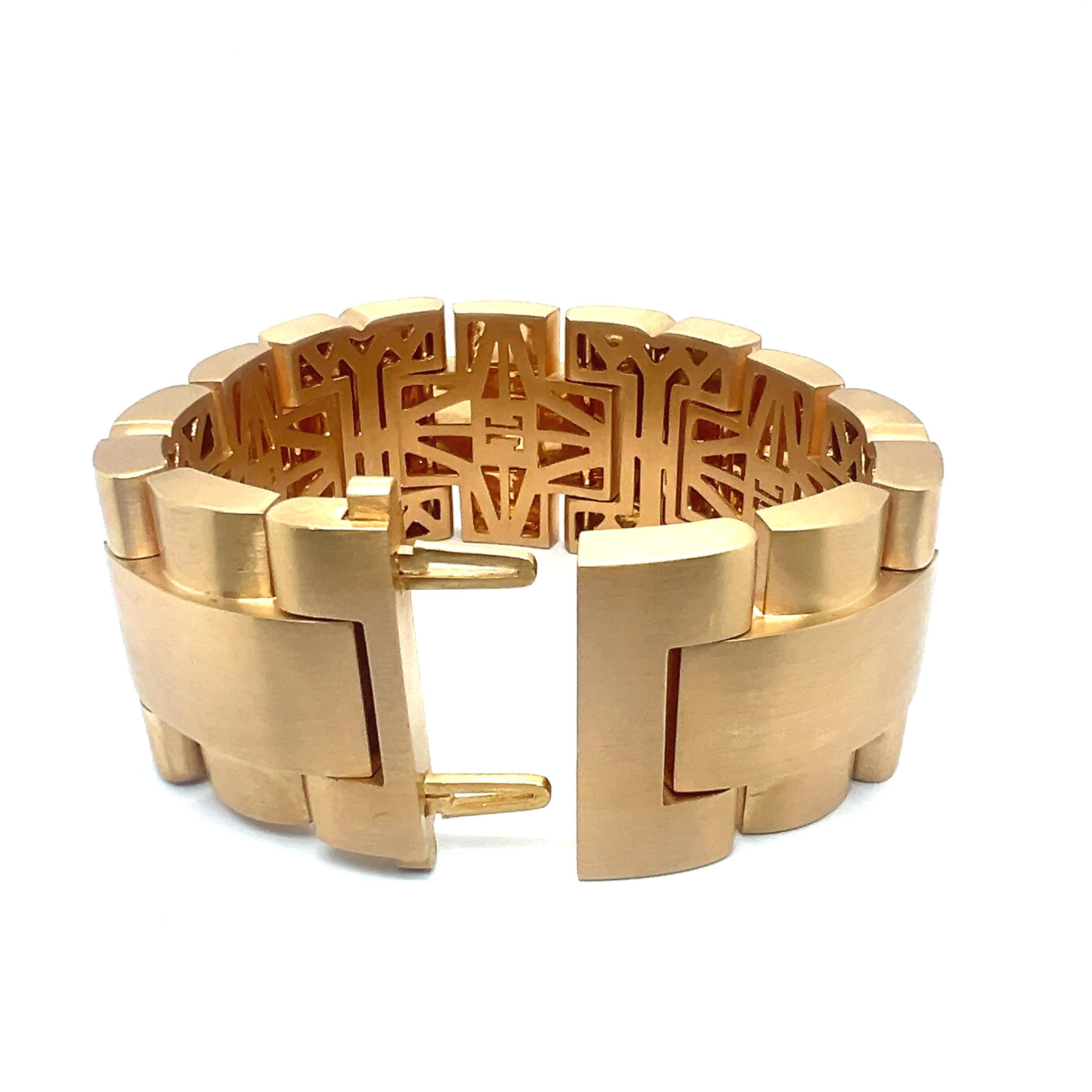 Bold Link Bracelet in 18 Karat Rose Gold by Jette JOOP For Sale 1