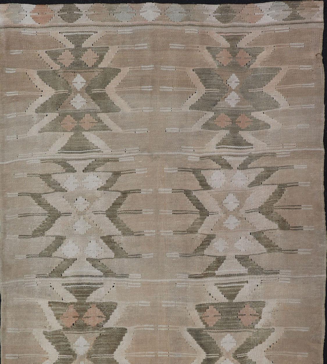 20th Century Bold Medallion Design Turkish Flat Weave Kilim Rug With Earthy Tones and Green  For Sale