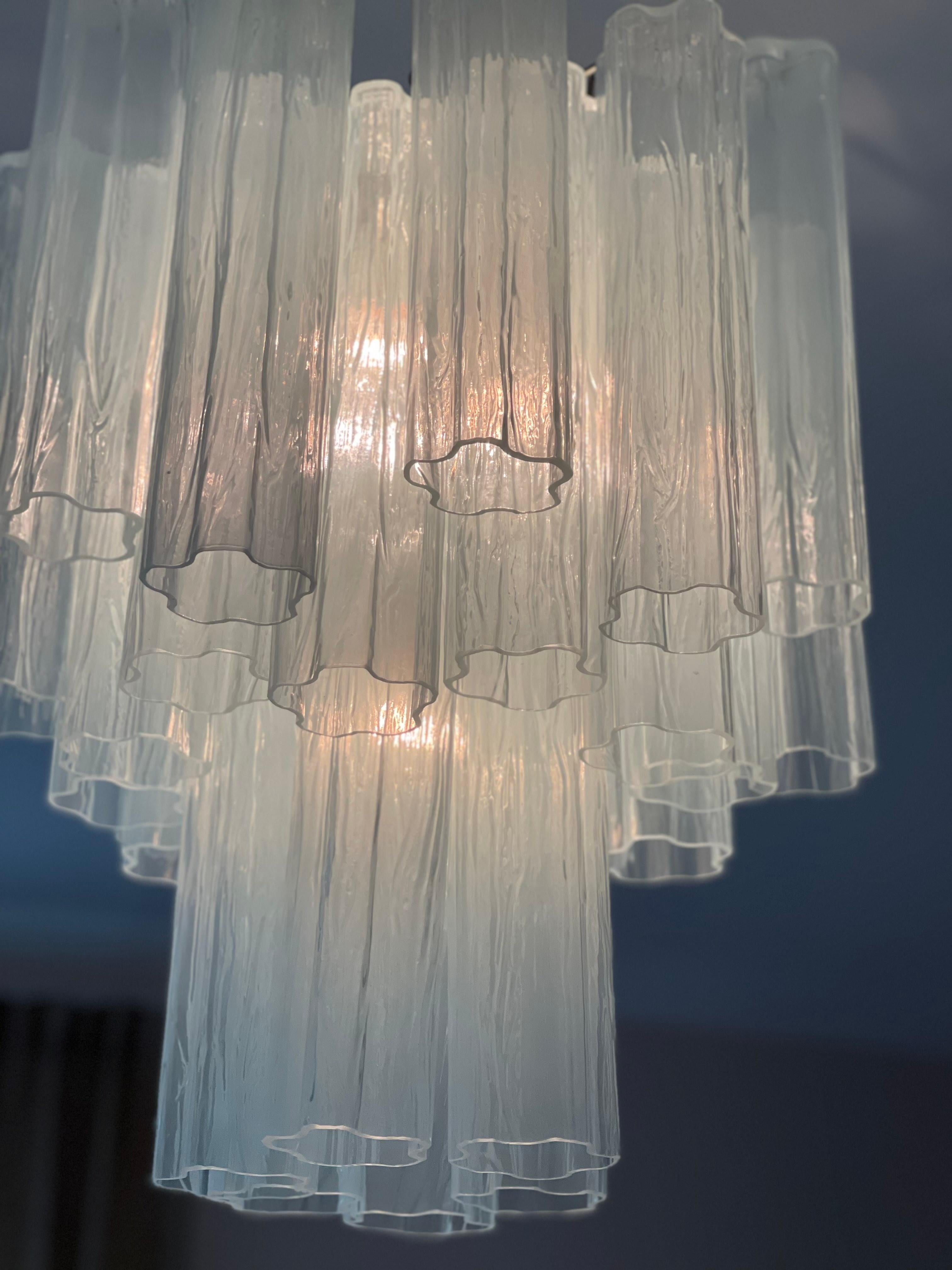 Audace lampadario di Murano nello stile di Venini. dimensioni medio-piccole. in vendita 2