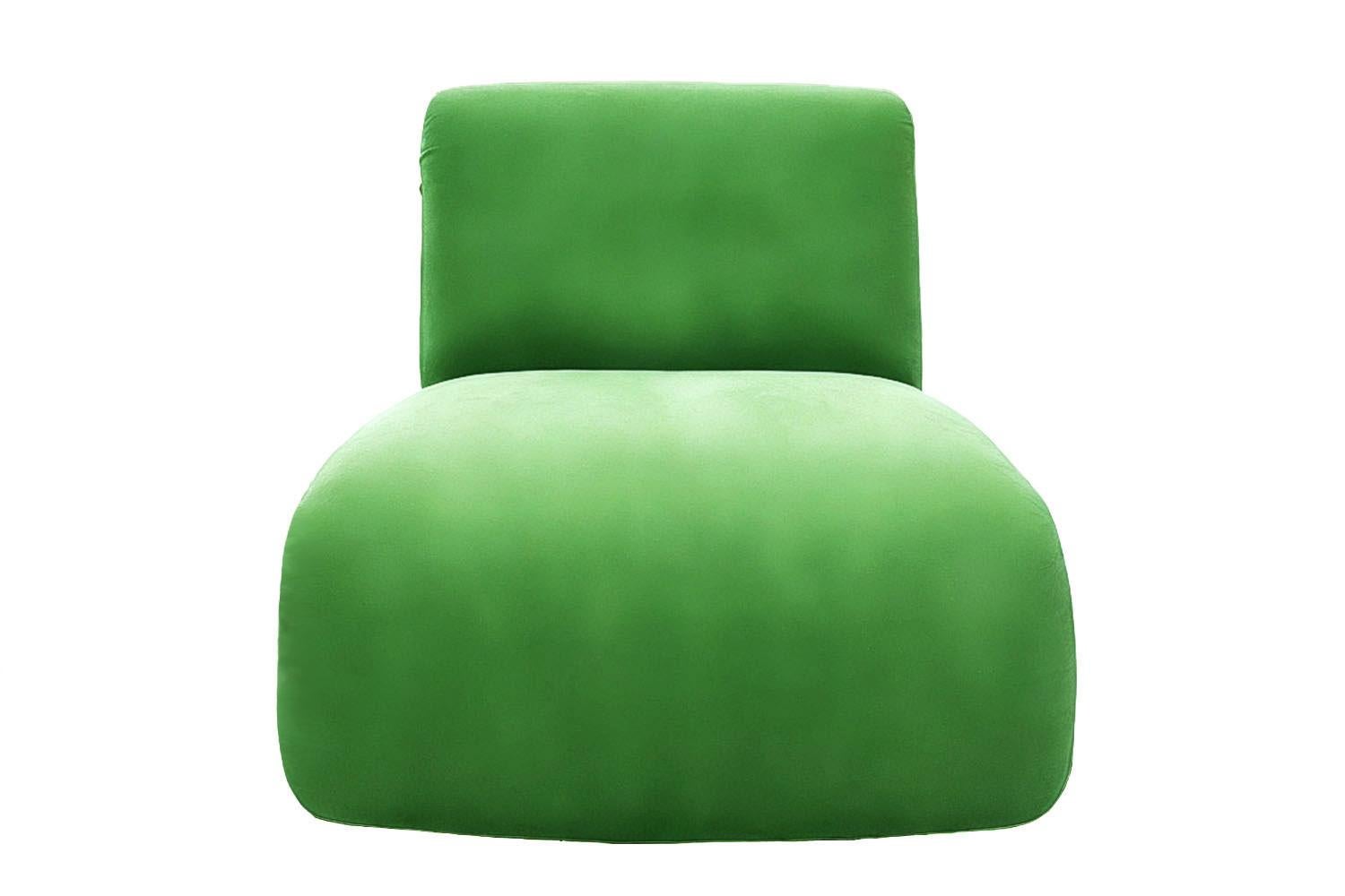 Bold Modern Grüner Samt Lounge Chair Frenesí (Moderne) im Angebot