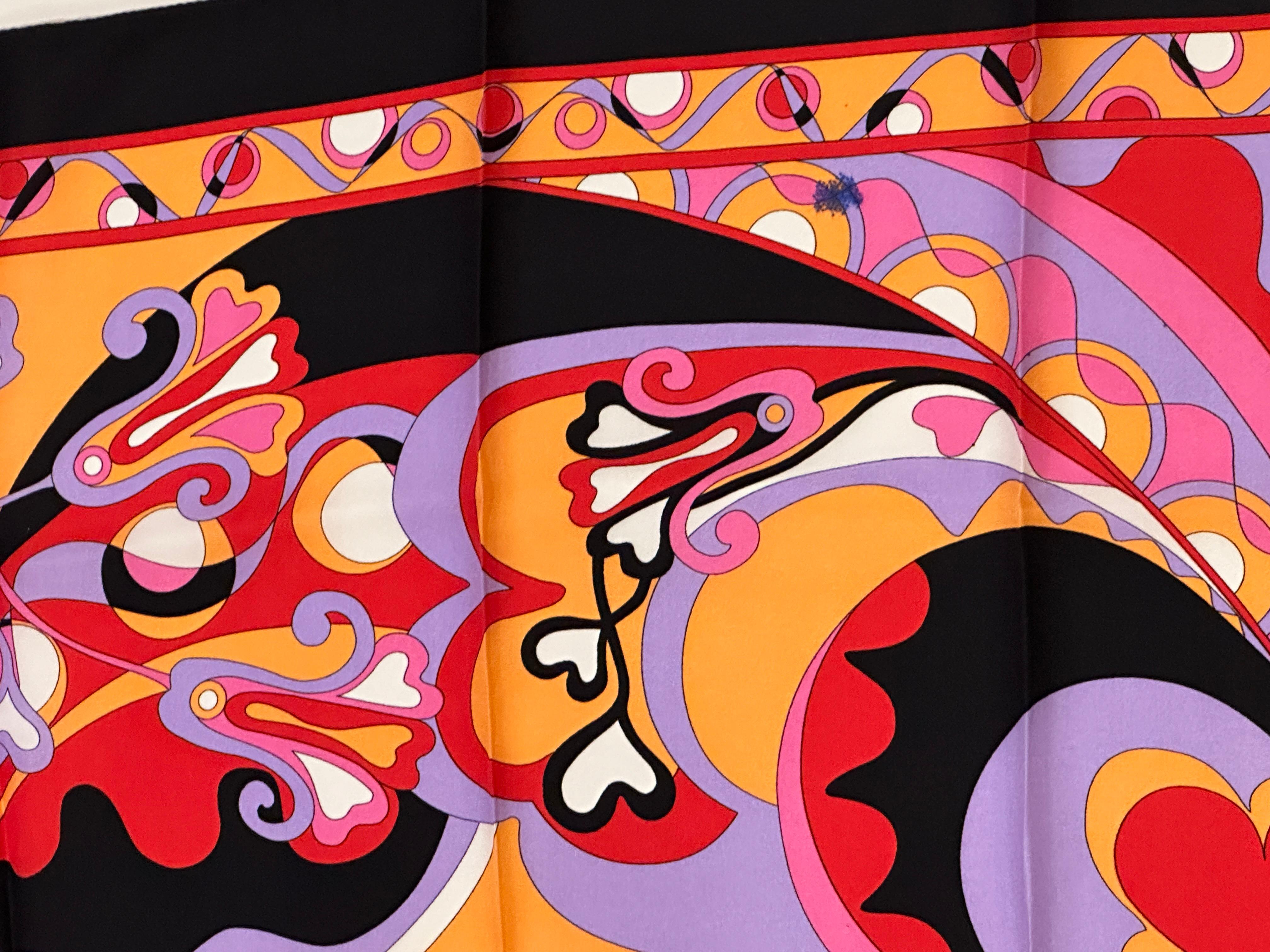 Écharpe fantaisiste multicolore audacieuse « Thème Pucci » avec bordures noires Unisexe en vente