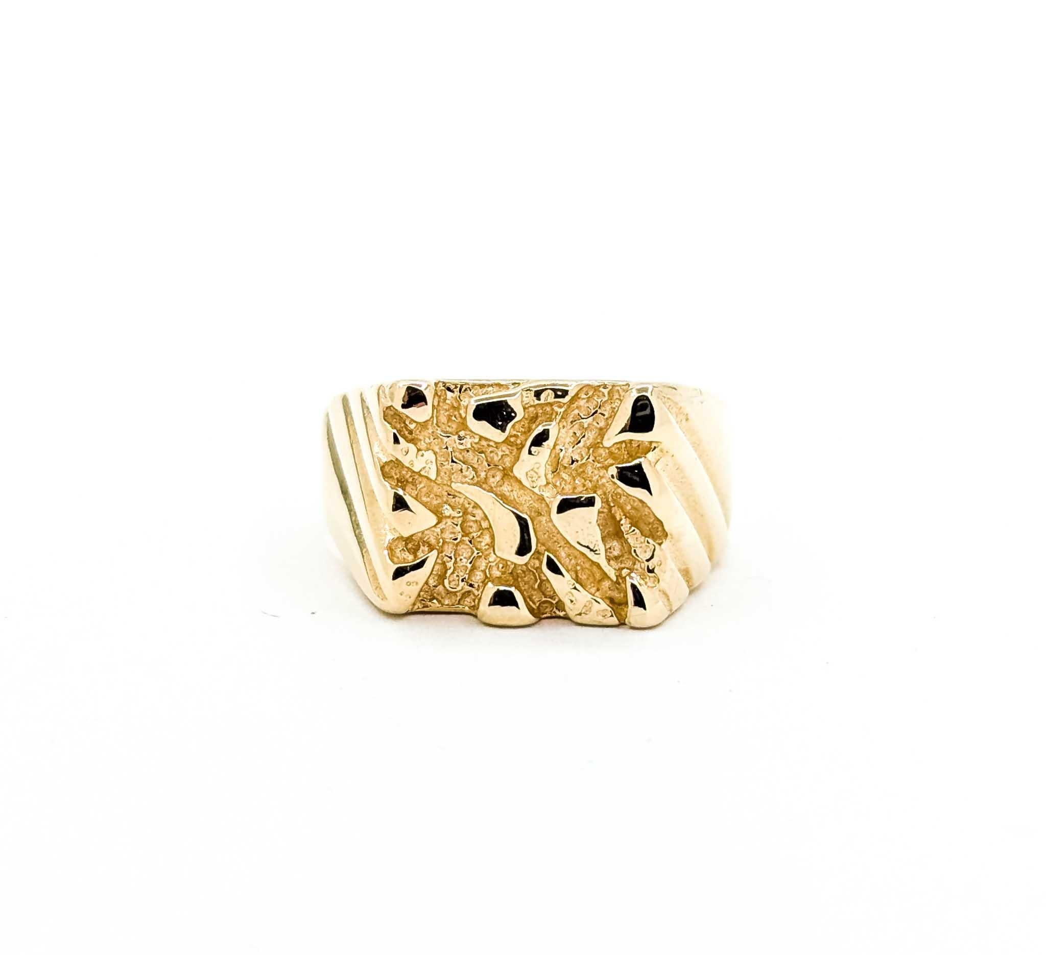 Bold Nugget Design Ring in 14k Yellow Gold For Sale 5