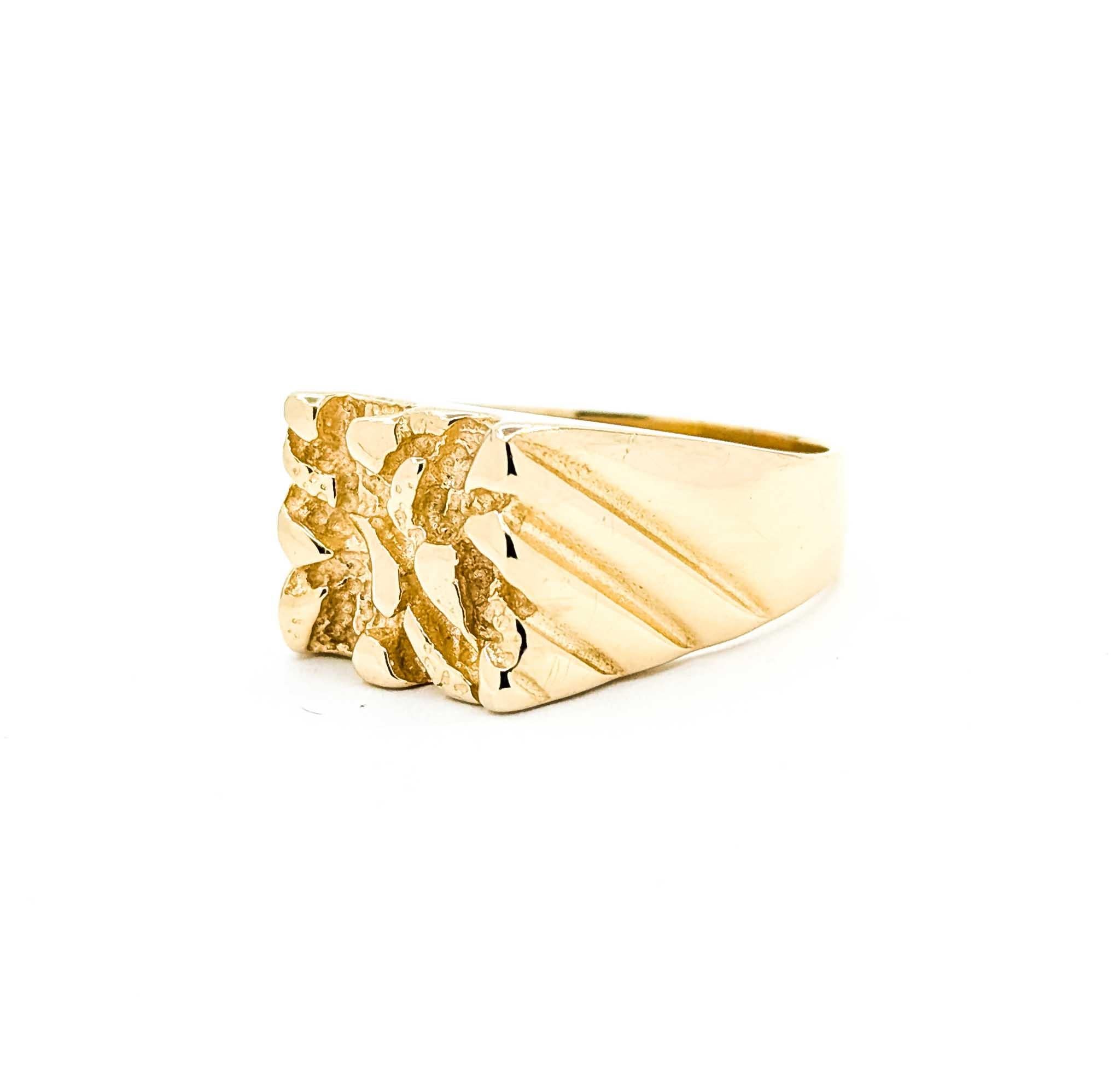 Retro Bold Nugget Design Ring in 14k Yellow Gold For Sale