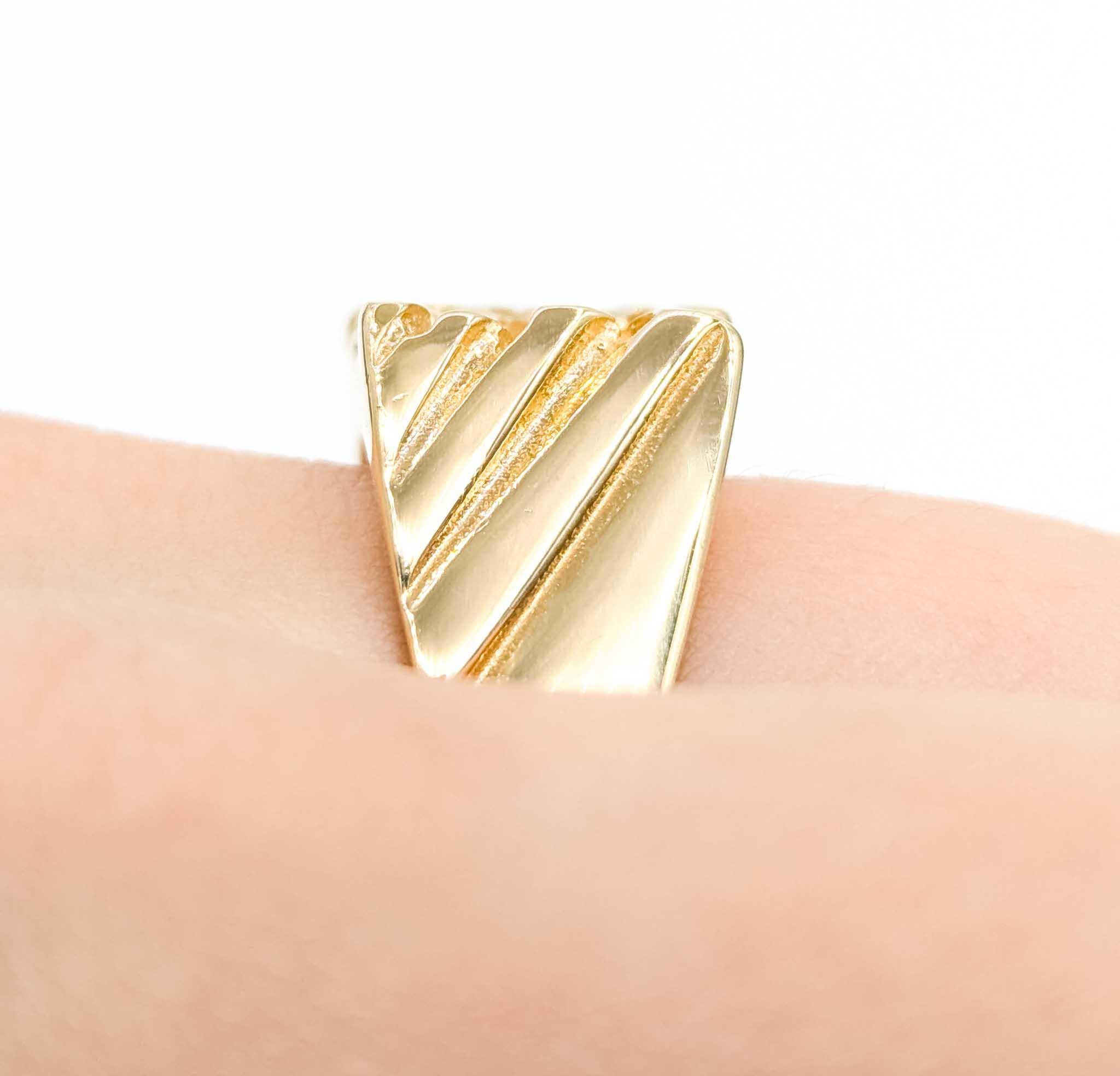 Bold Nugget Design Ring in 14k Yellow Gold In Excellent Condition For Sale In Bloomington, MN