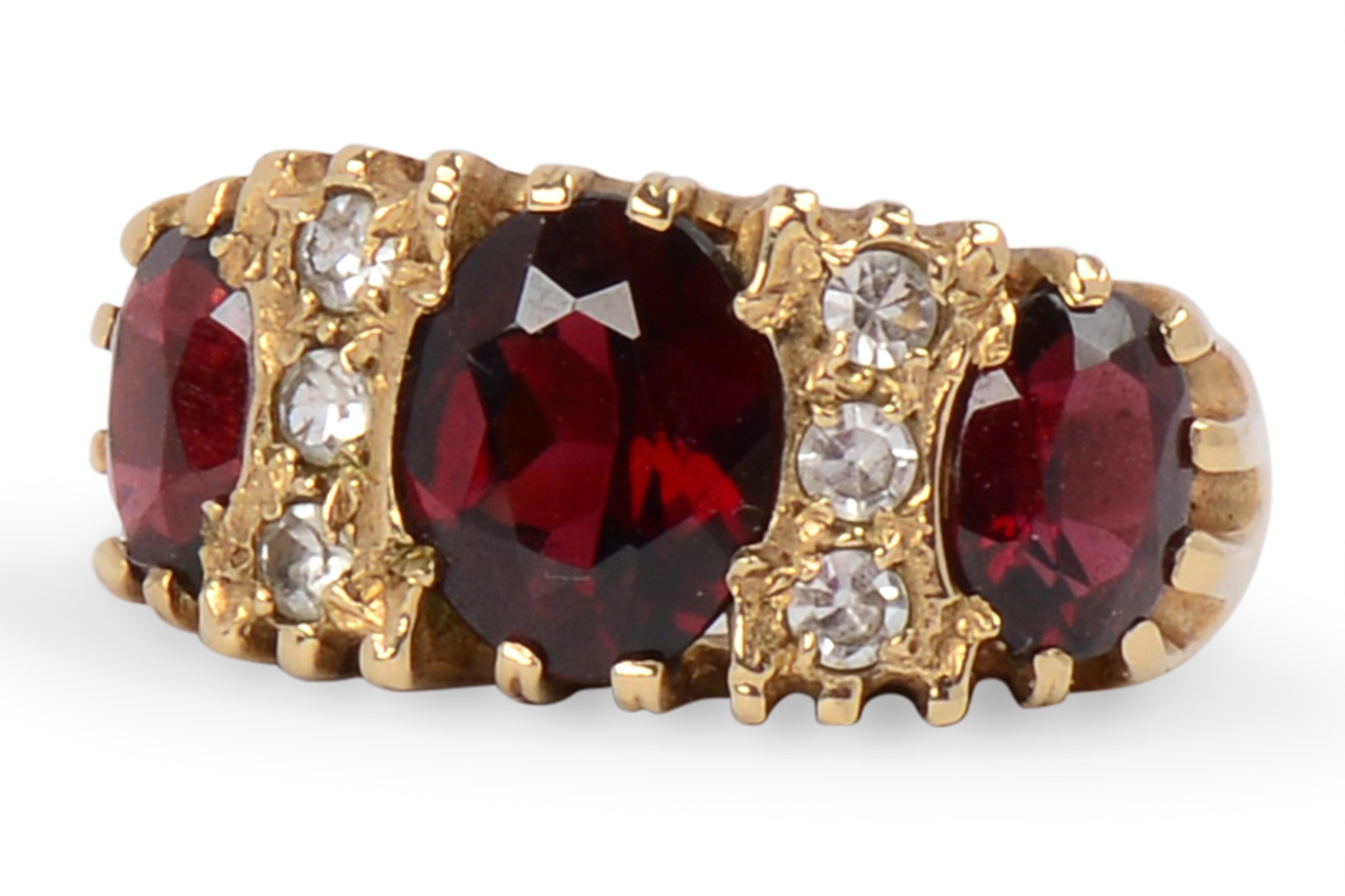 Bold Oval Garnet and Rock Crystal Ring In Excellent Condition For Sale In Stamford, CT