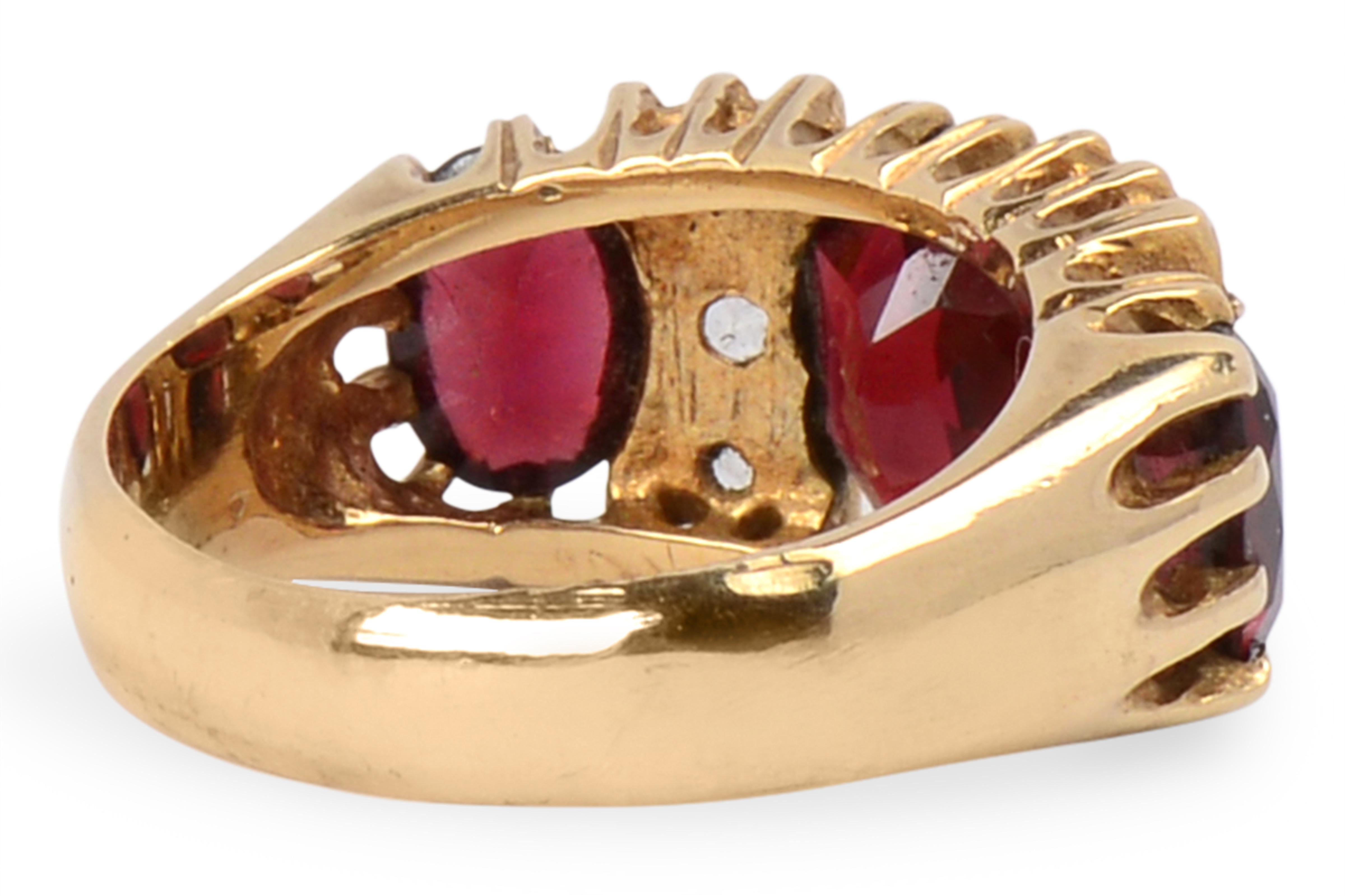 Anello ovale audace con granato e cristallo di rocca In condizioni ottime in vendita a Stamford, CT