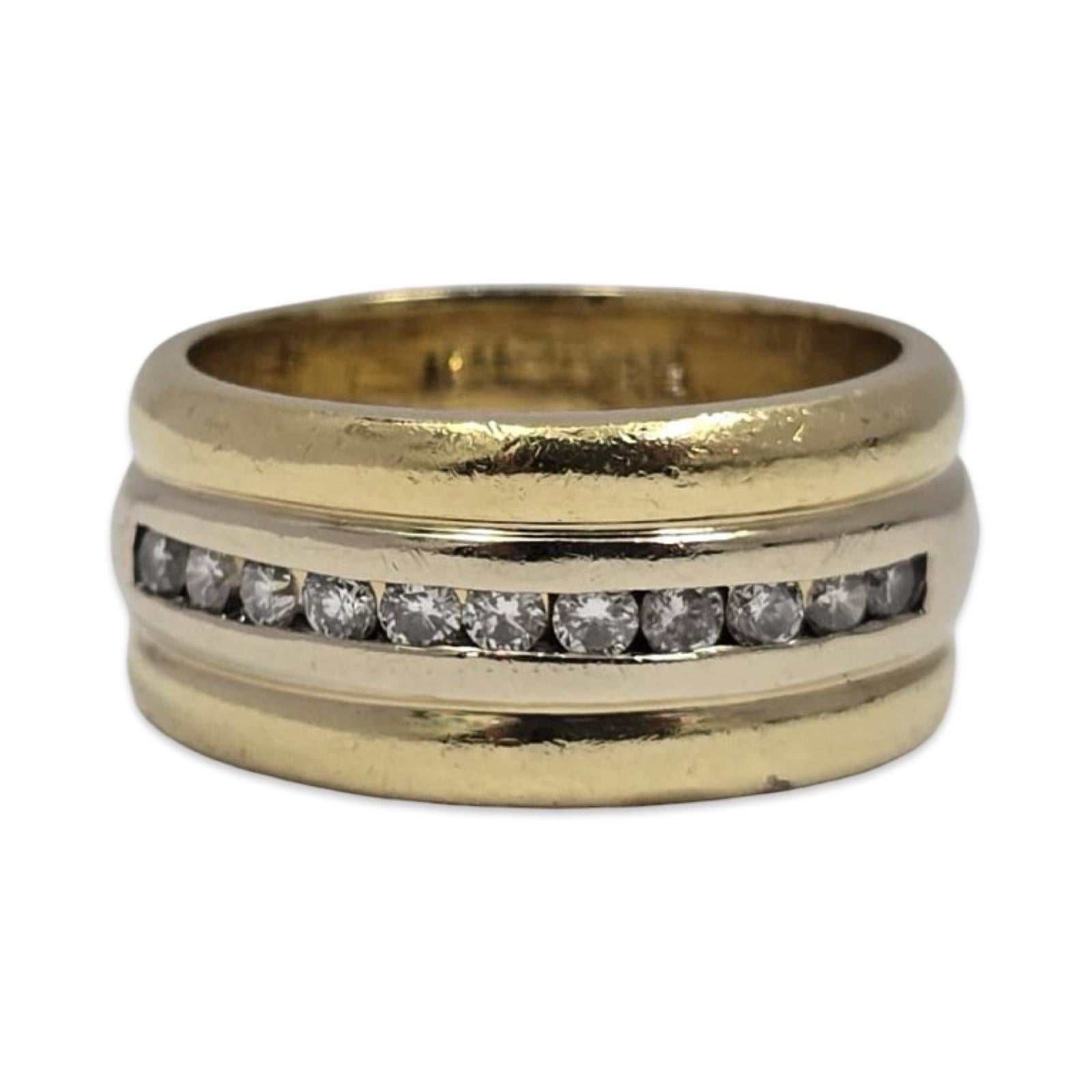 Audace fascia retrò in oro 18 carati con diamanti incastonati a canale, 0,33 carati - stile pila modernista In condizioni ottime in vendita a Miami, FL