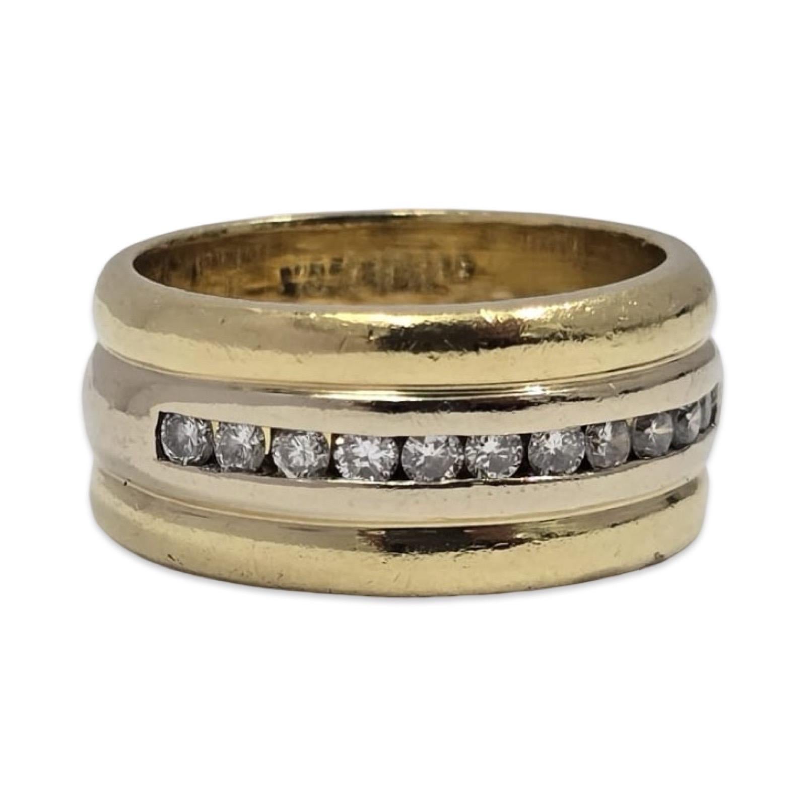 Audace fascia retrò in oro 18 carati con diamanti incastonati a canale, 0,33 carati - stile pila modernista in vendita 3