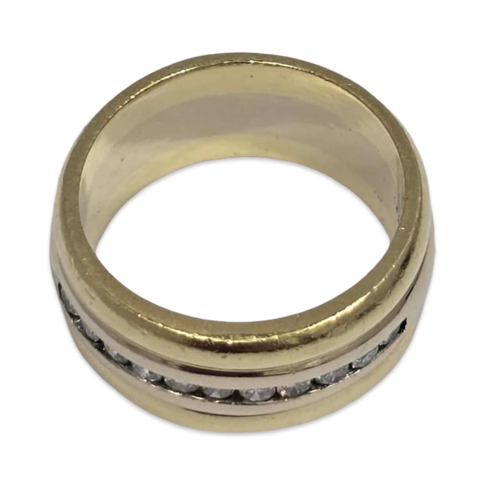 Audace fascia retrò in oro 18 carati con diamanti incastonati a canale, 0,33 carati - stile pila modernista in vendita 4