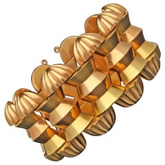 Bold Retro Stylish Two-Tone Rose and Yellow 18 Carat Gold Bracelet, circa 1940s