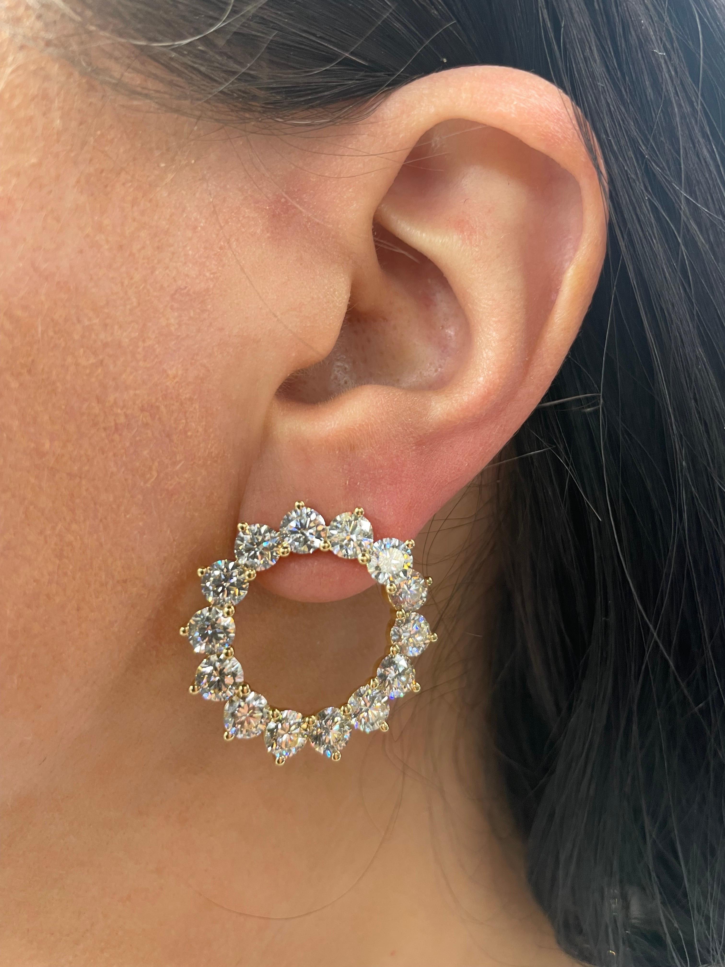 Orecchini a cerchio con diamanti rotondi e audaci 13,26 carati in oro 18KT 0,47 carati ciascuno In condizioni Nuovo in vendita a New York, NY