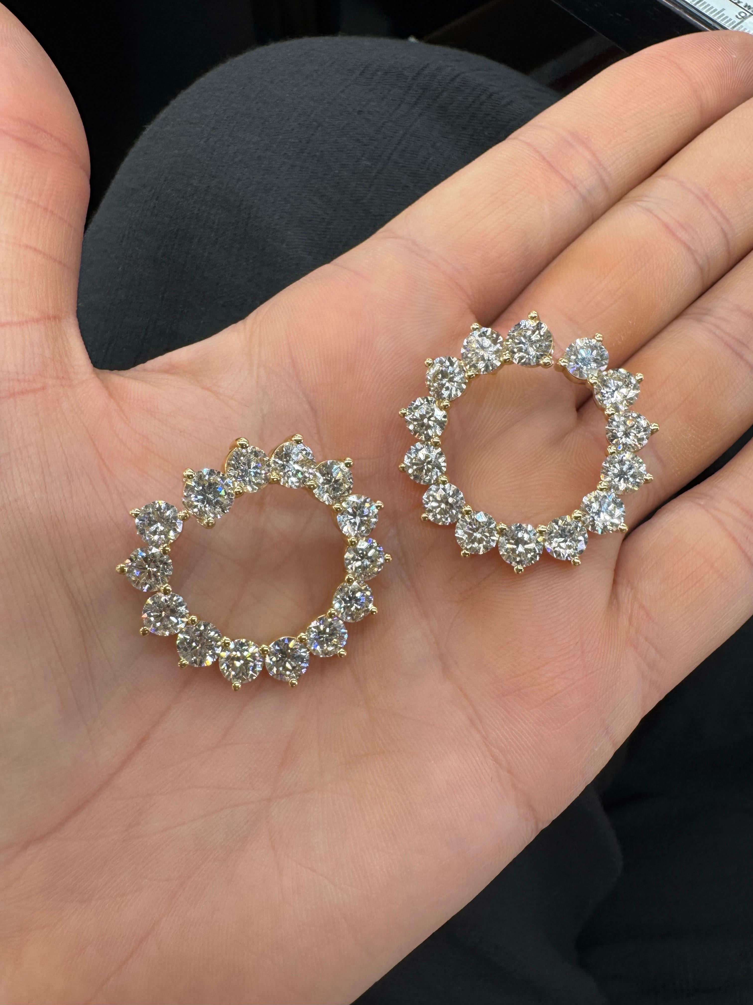Orecchini a cerchio con diamanti rotondi e audaci 13,26 carati in oro 18KT 0,47 carati ciascuno in vendita 3