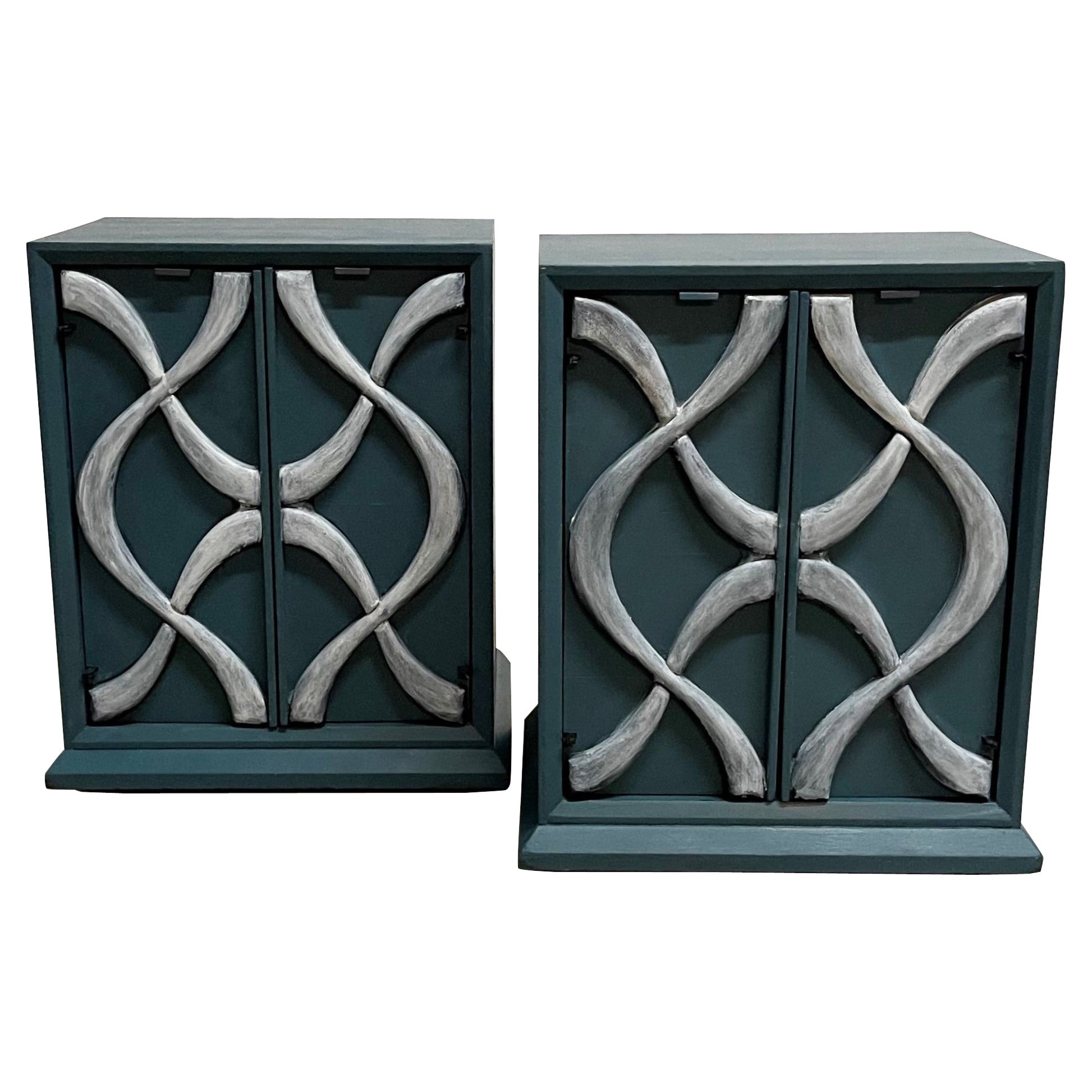 Tables de nuit sculpturales audacieuses sur le thème de Stanley Furniture II « Cosmopolitan » en vente