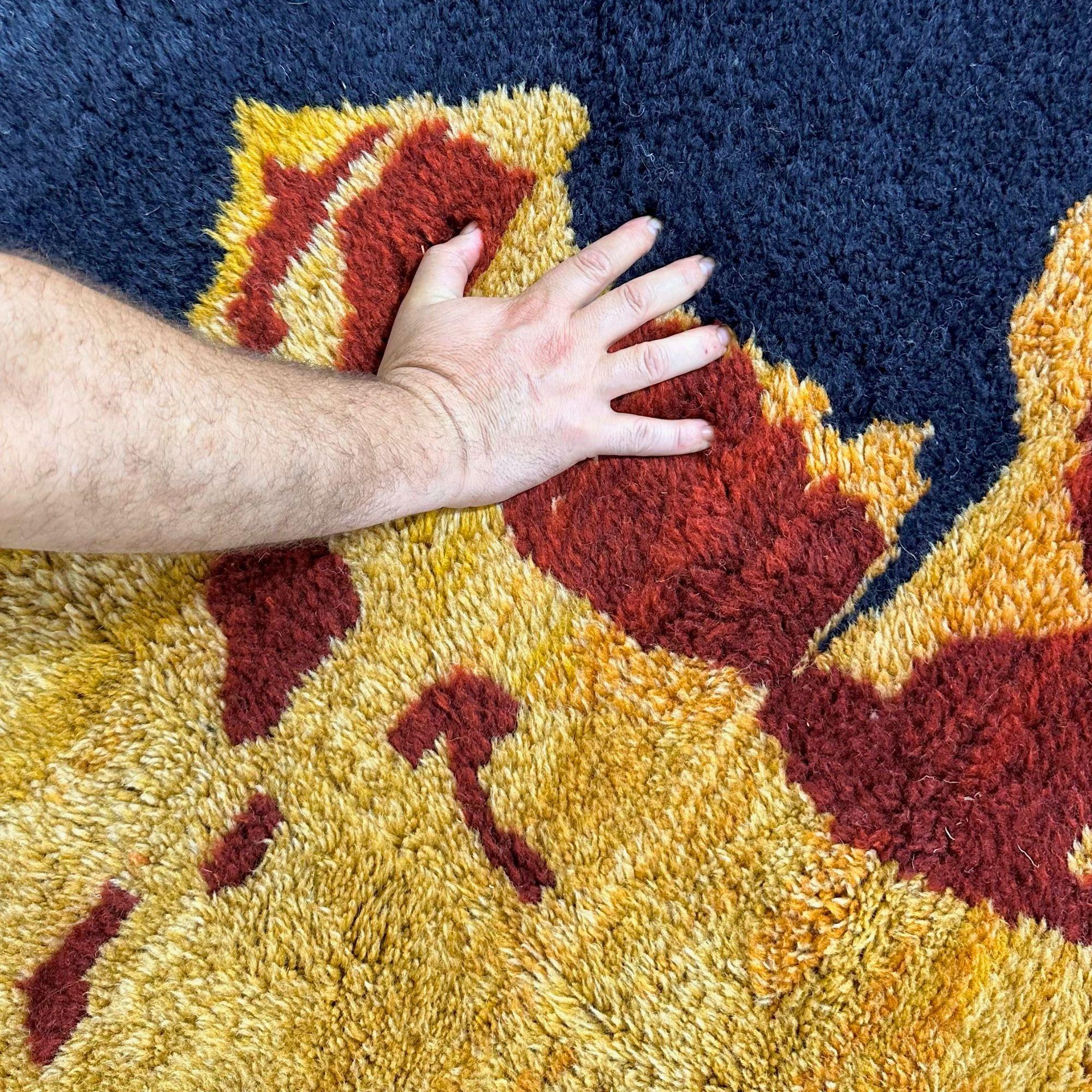 Tapis marocain Bold Shag en orange vibrant - Celestial Canvas (9x12ft) Neuf - En vente à Publishing City, SH