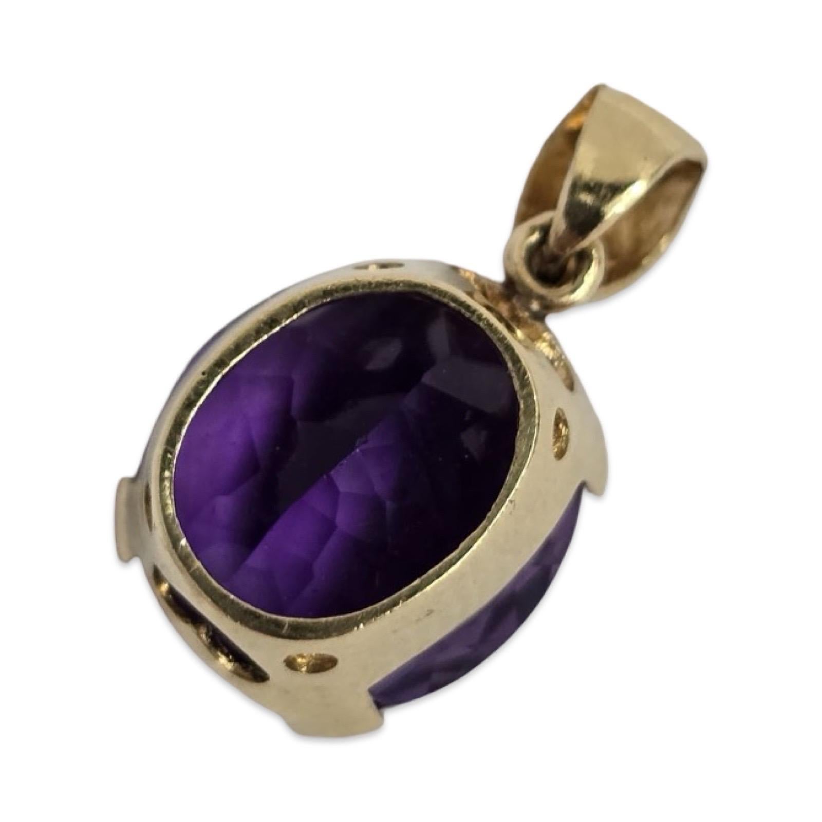 Bold Solitaire 18K Gold 3.05ct Amethyst Oval Vintage Pendant For Sale 1
