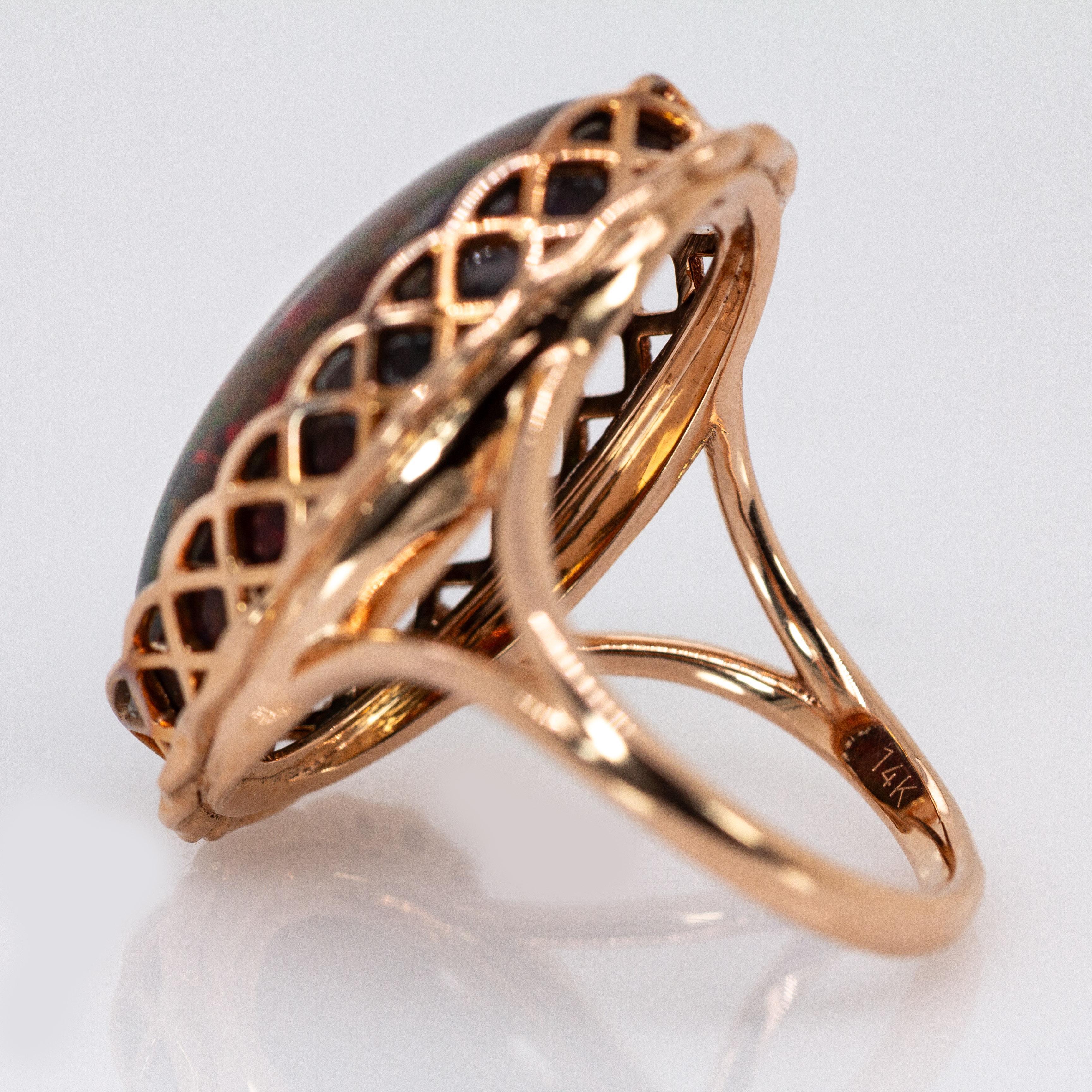 Bague en or rose 14 carats avec opale noire de 10,7cts et diamants étincelants en vente 2