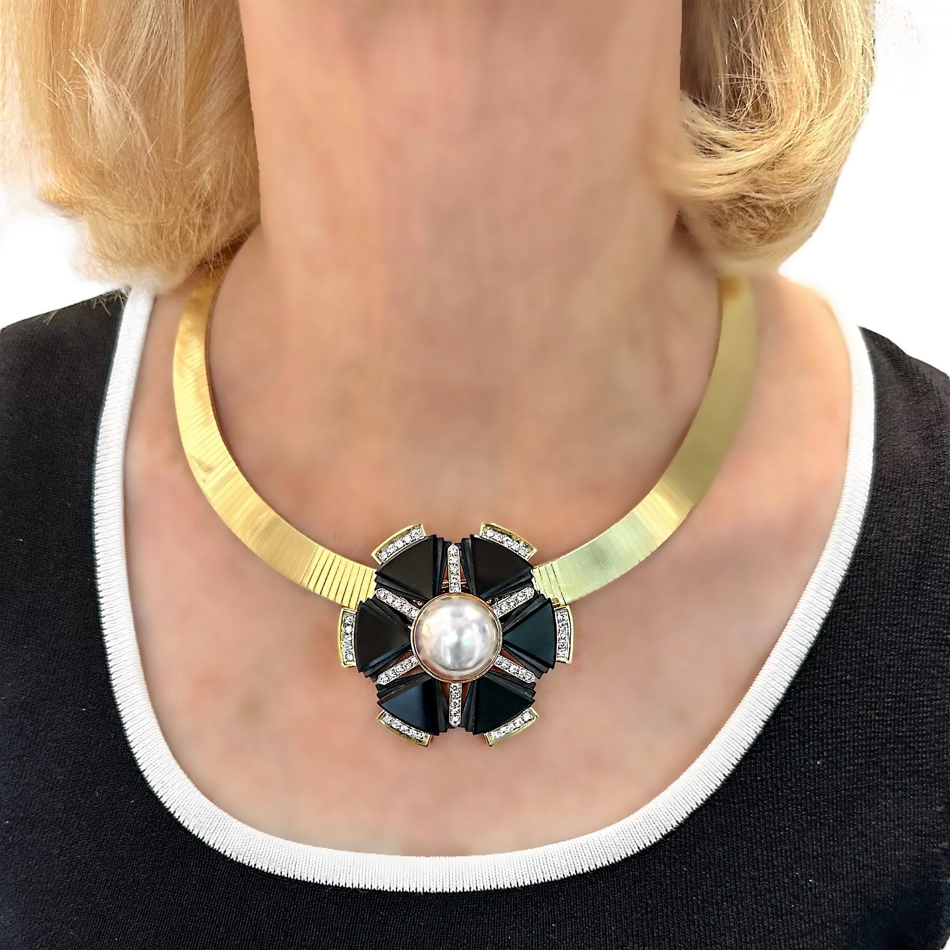 Emis Beros Brosche/Anhänger in Gold, Onyx, Mabe Perle und Diamanten, auffällig 3