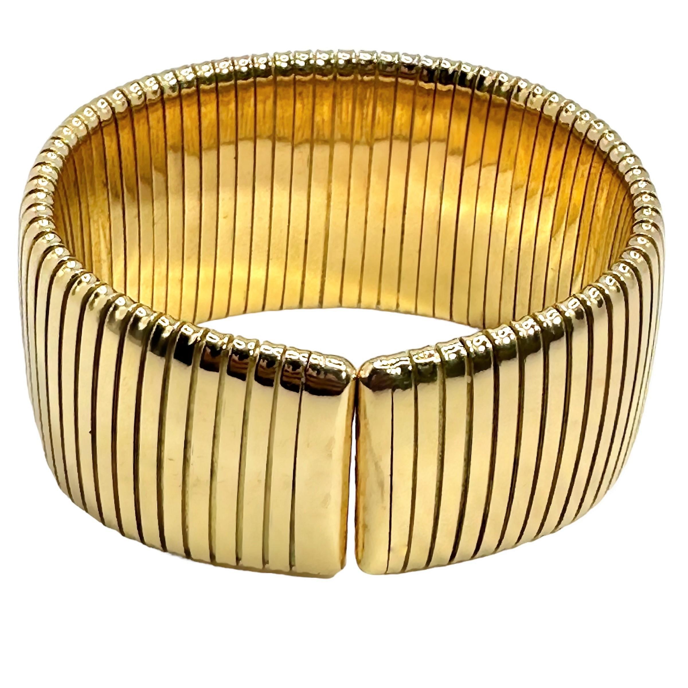 Bold, Vintage, 18k Yellow Gold Italian Tubogas Cuff Bracelet In Good Condition For Sale In Palm Beach, FL