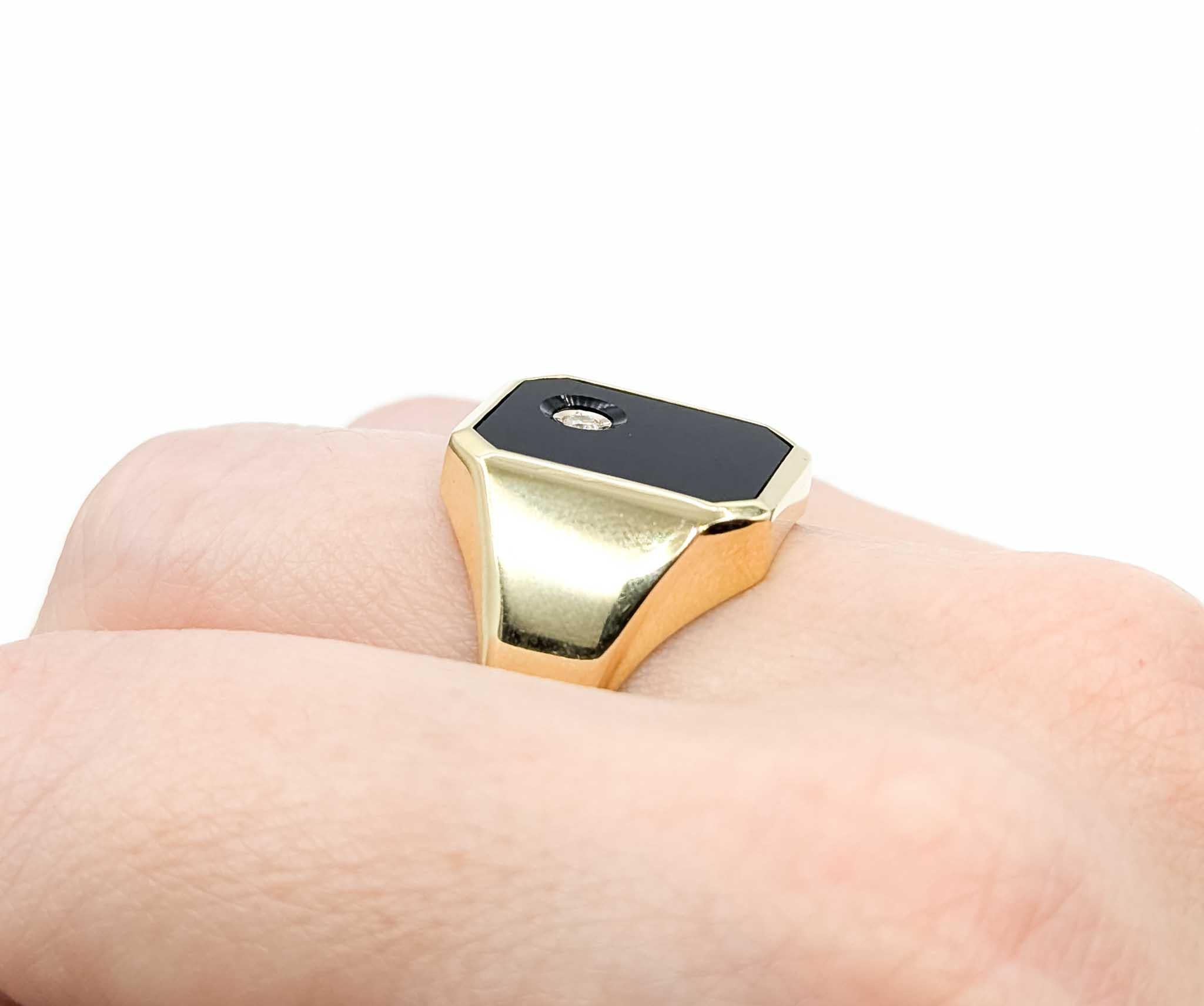 Round Cut Bold Vintage Diamond & Onyx Signet Ring in 14k Yellow Gold For Sale
