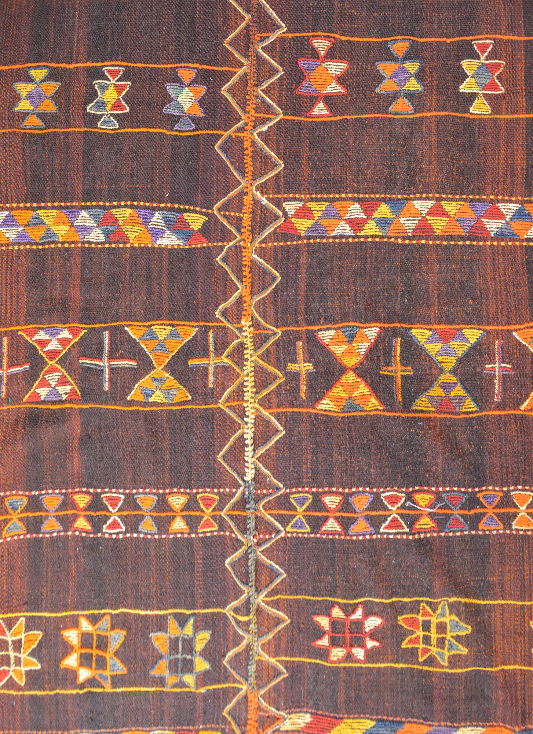 Tribal Bold Vintage Mid-20th Century Anatolian Kilim Rug For Sale