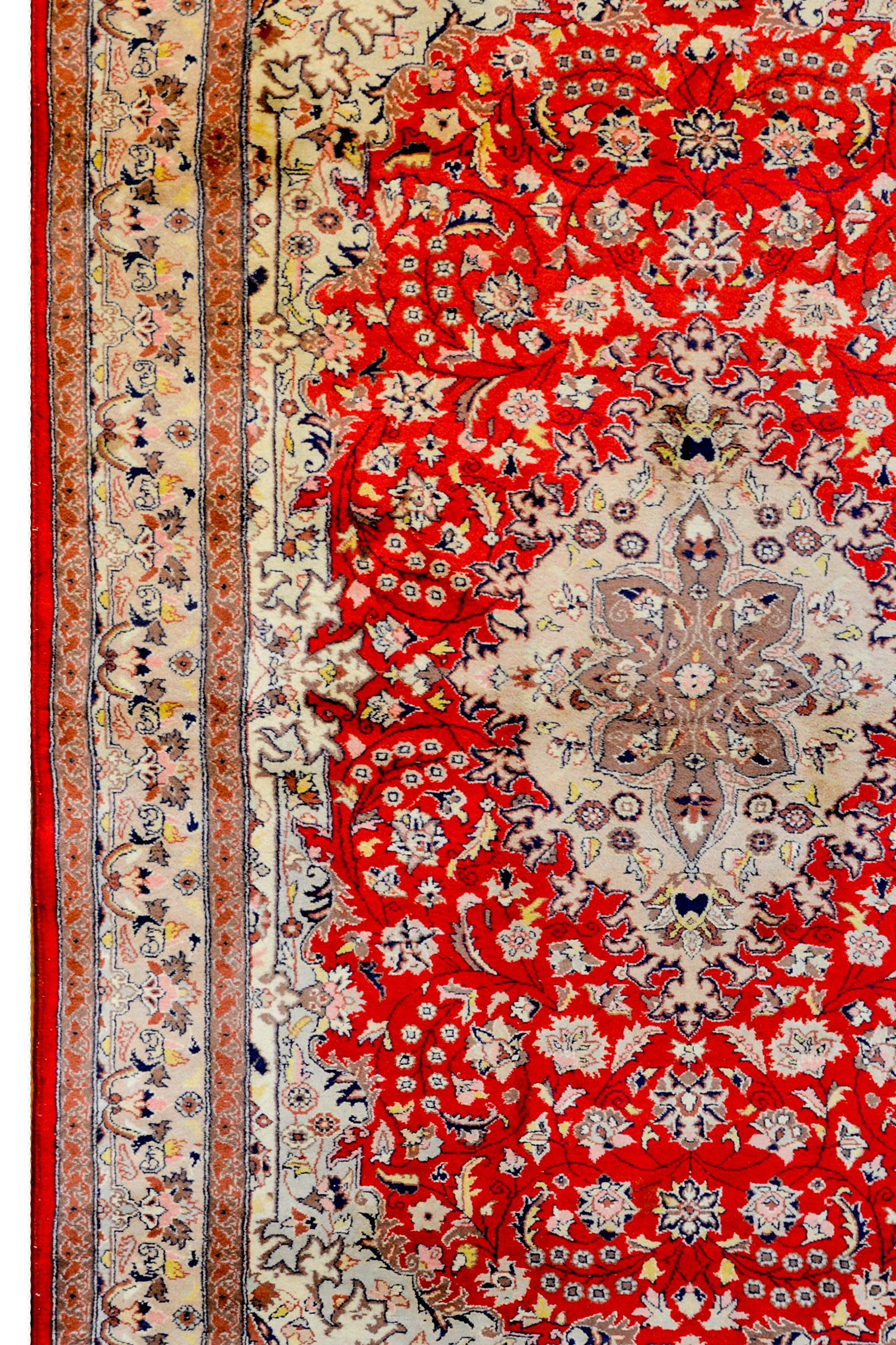 Bold Vintage Tabriz-Style Rug In Good Condition For Sale In Chicago, IL