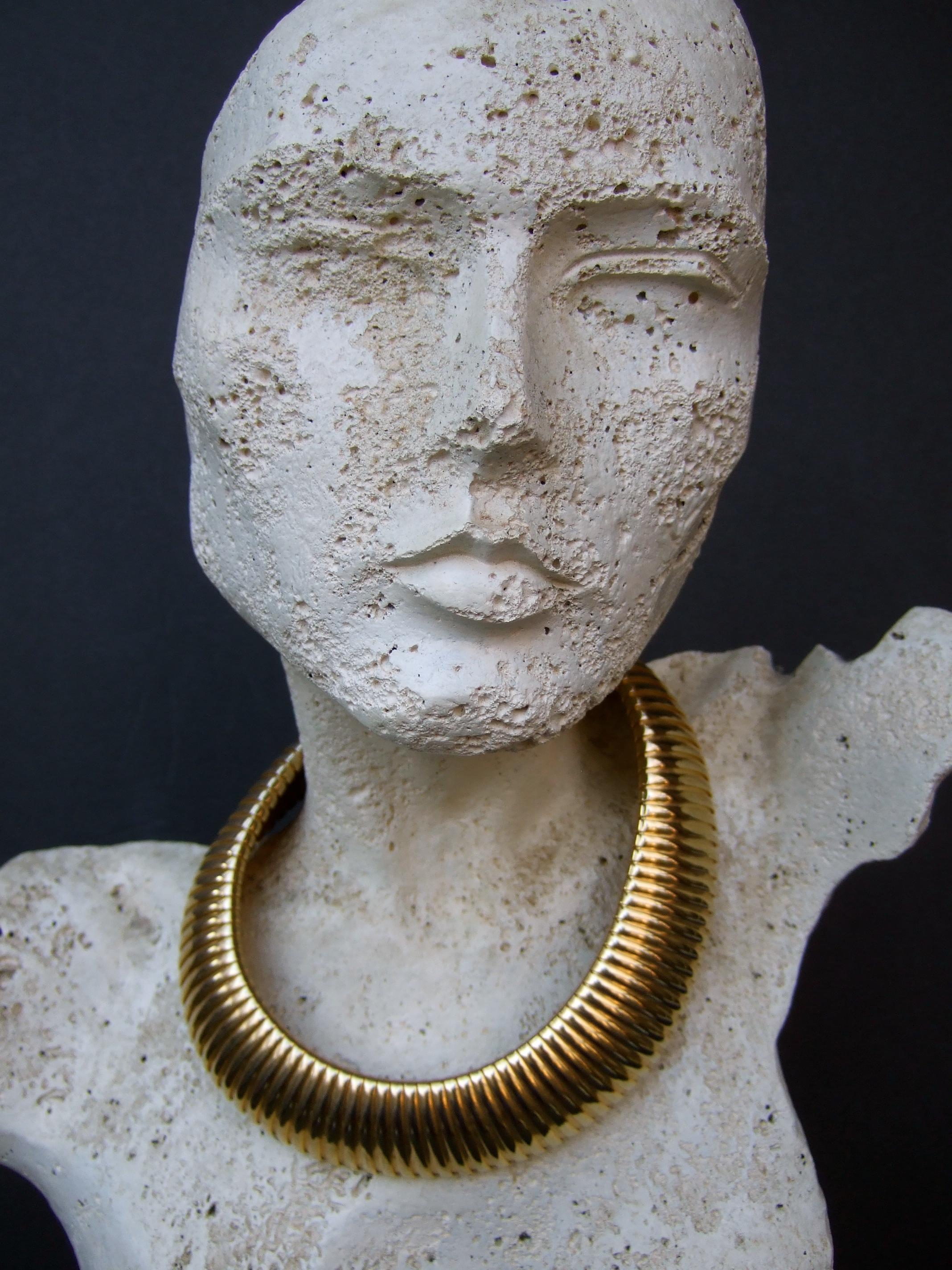 Bold Wide Gilt Metal Stretch Band Choker & Bracelet Set c 1980s For Sale 6