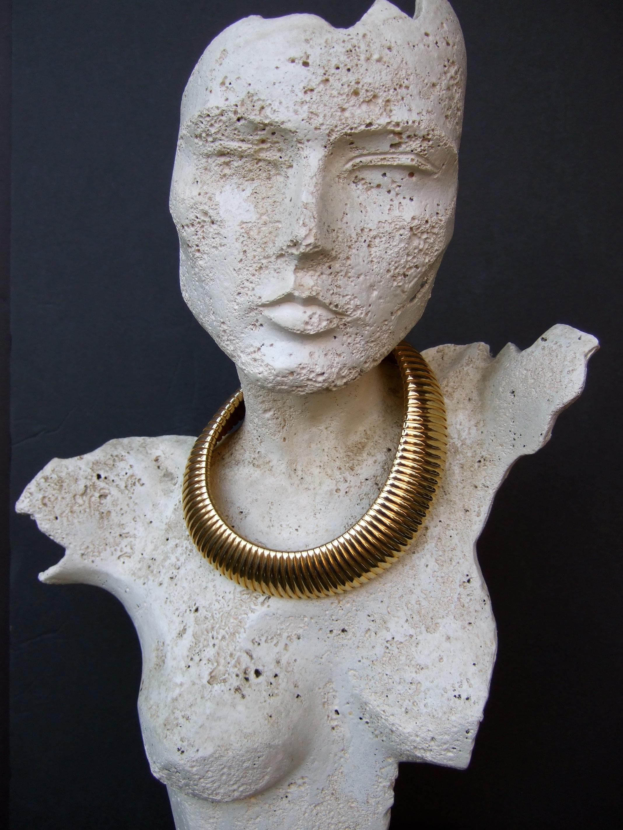 Bold Wide Gilt Metal Stretch Band Choker & Bracelet Set c 1980s For Sale 7