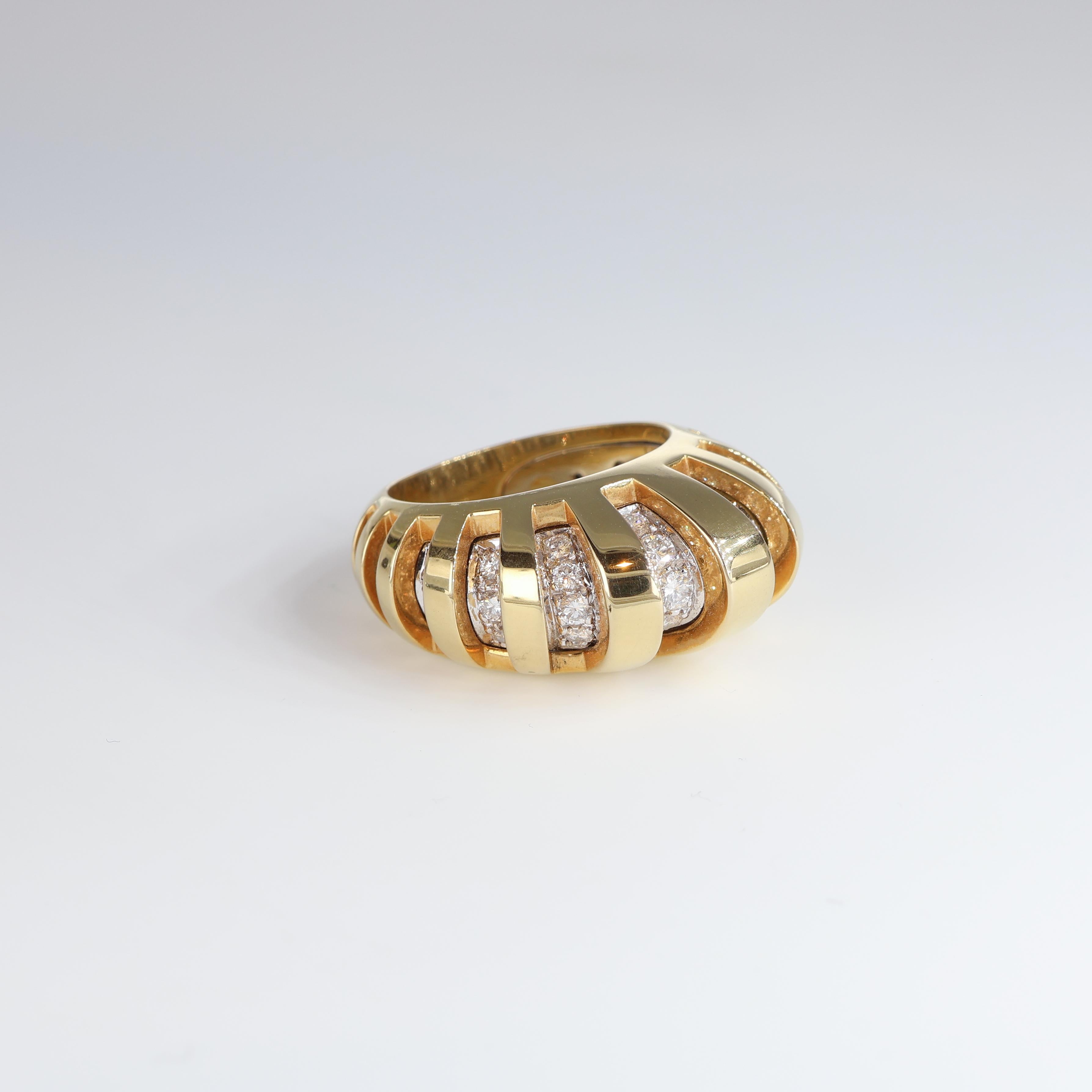 Bold Yellow Gold Band Ring White Diamonds 0.95 Carats In New Condition In Bergamo, BG