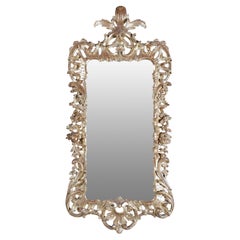 Miroir en bois doré audacieusement sculpté d'époque George III