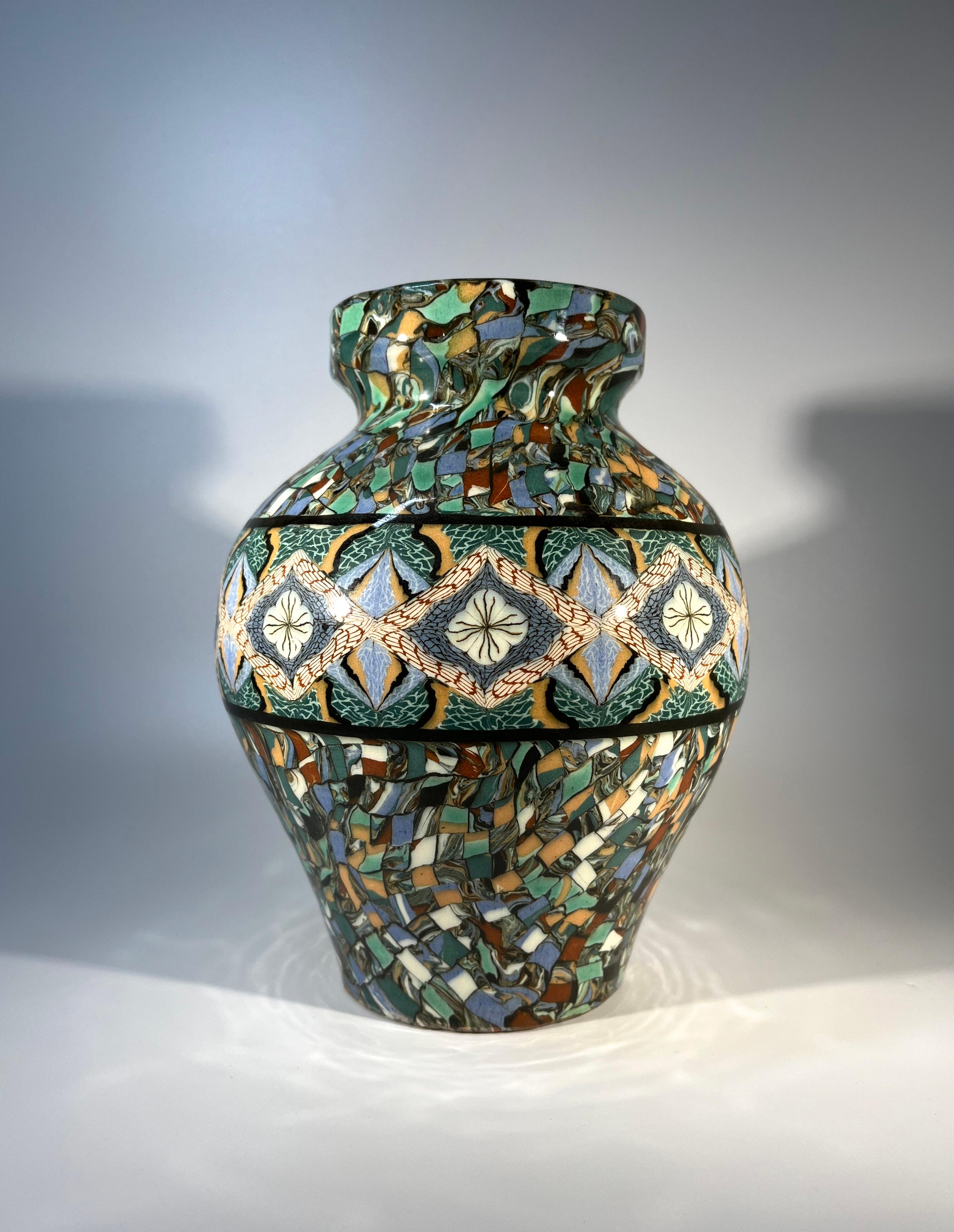 Boldly geformte Keramikvase „Neriage Baluster“ von Jean Gerbino, Vallauris, Frankreich  (Moderne der Mitte des Jahrhunderts) im Angebot