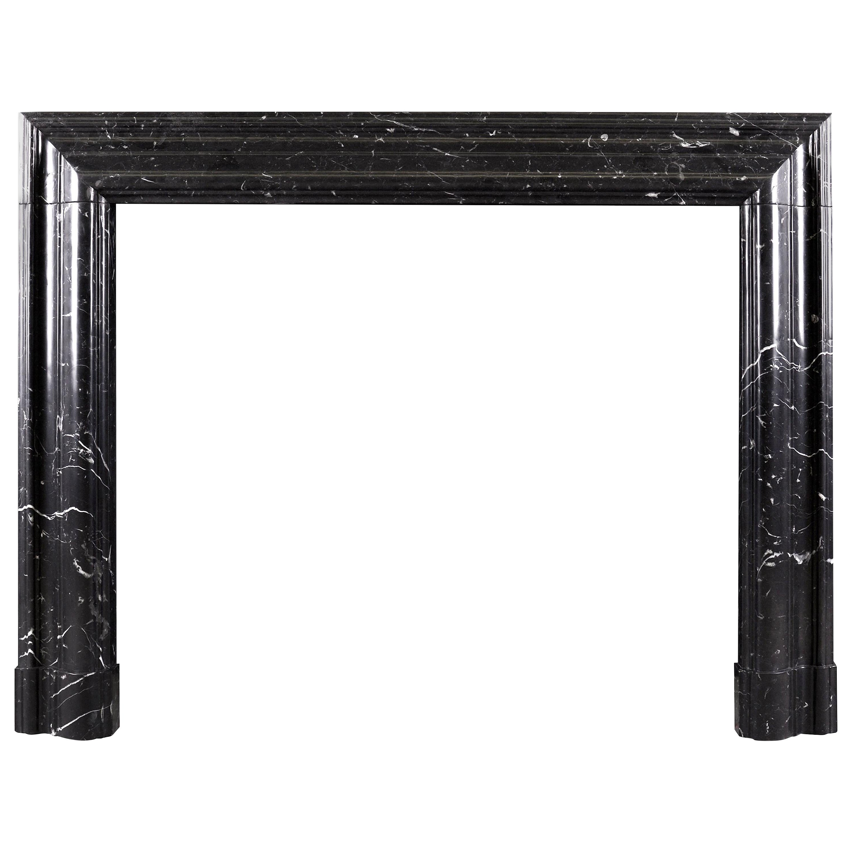 Cheminée Bolection en marbre Nero Marquina en vente