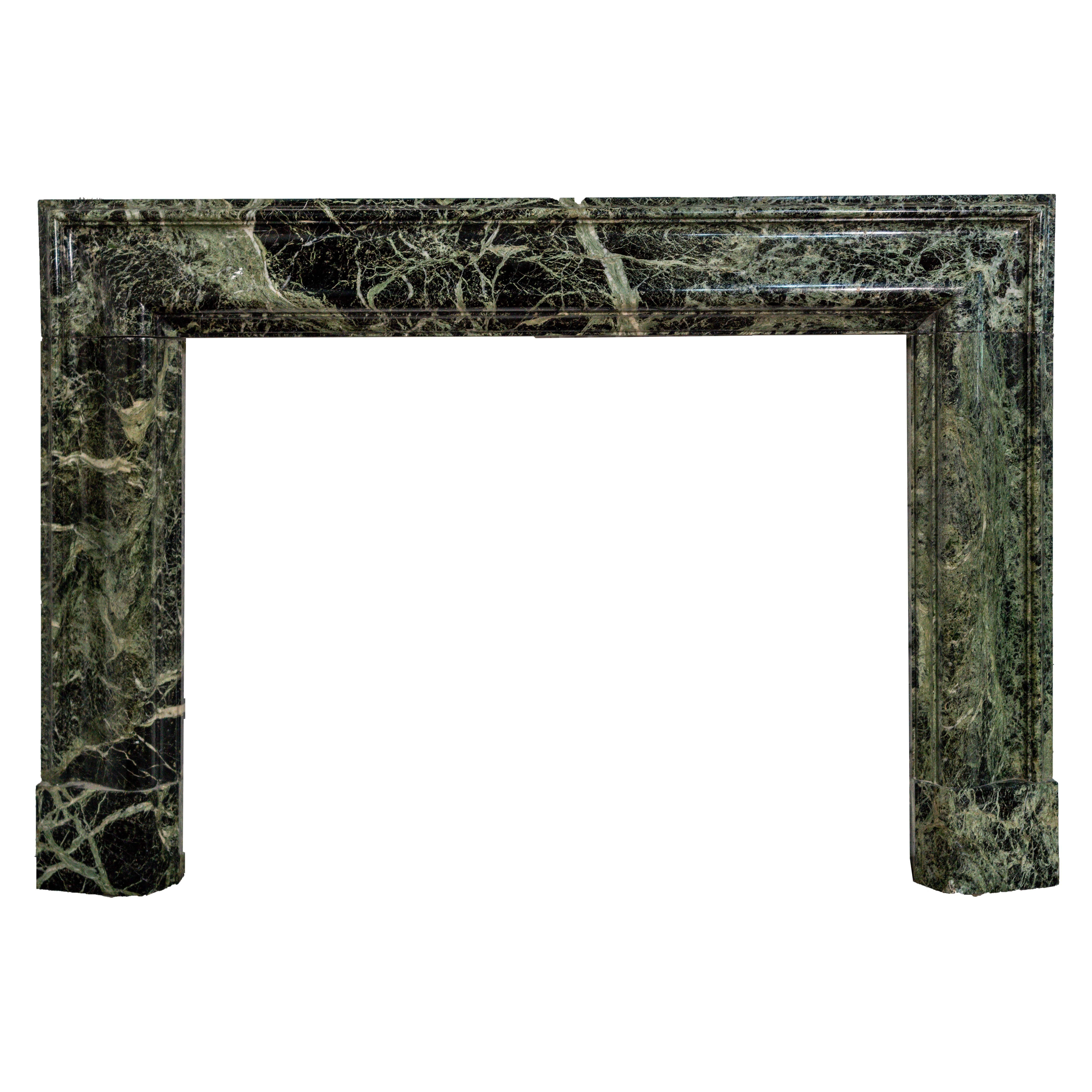 Bolection Kamin  Kaminsims aus Verde Alpi-Marmor (Italienisch) im Angebot